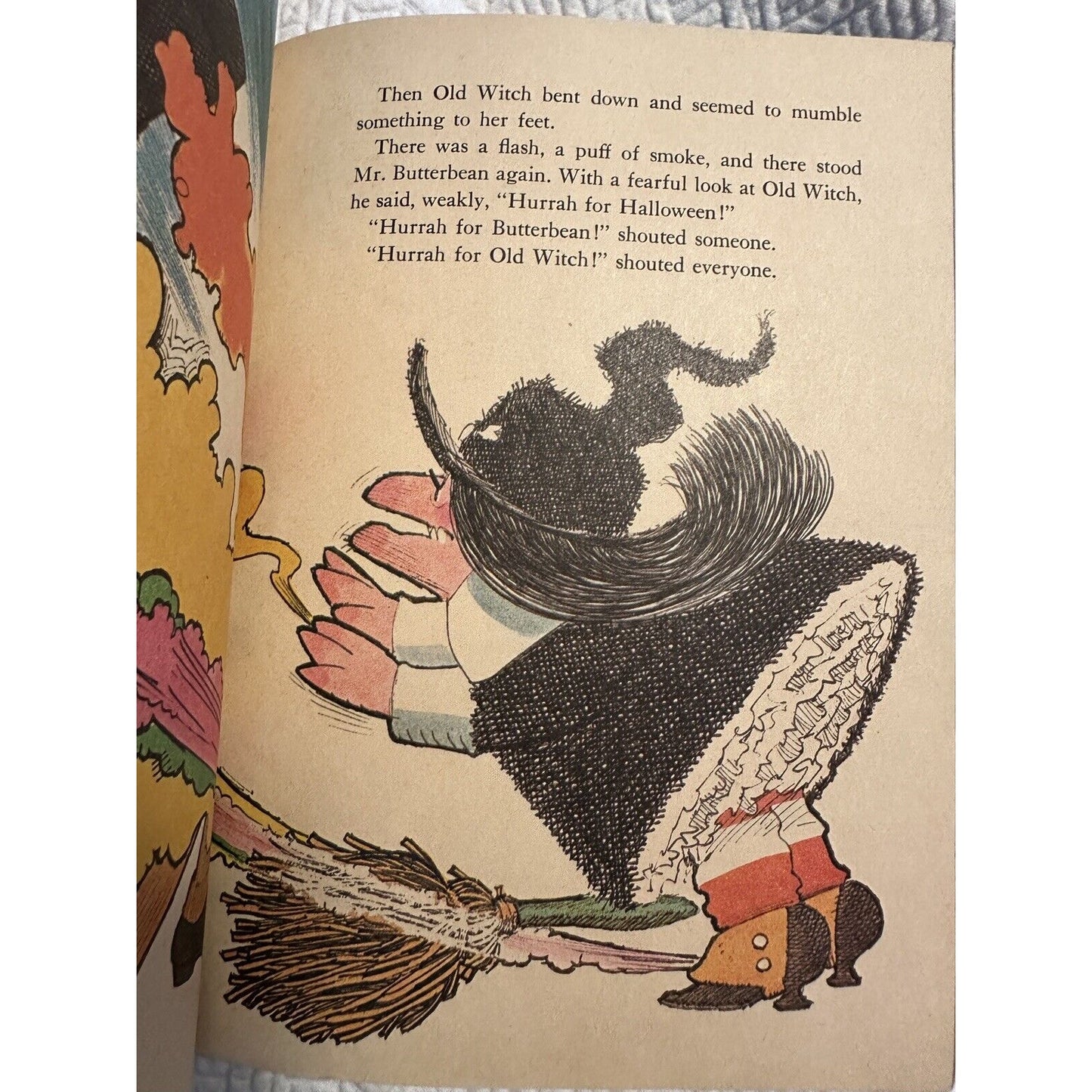 Old Witch Rescues Halloween Vintage Wende, Harry Devlin 1st Printing 1974