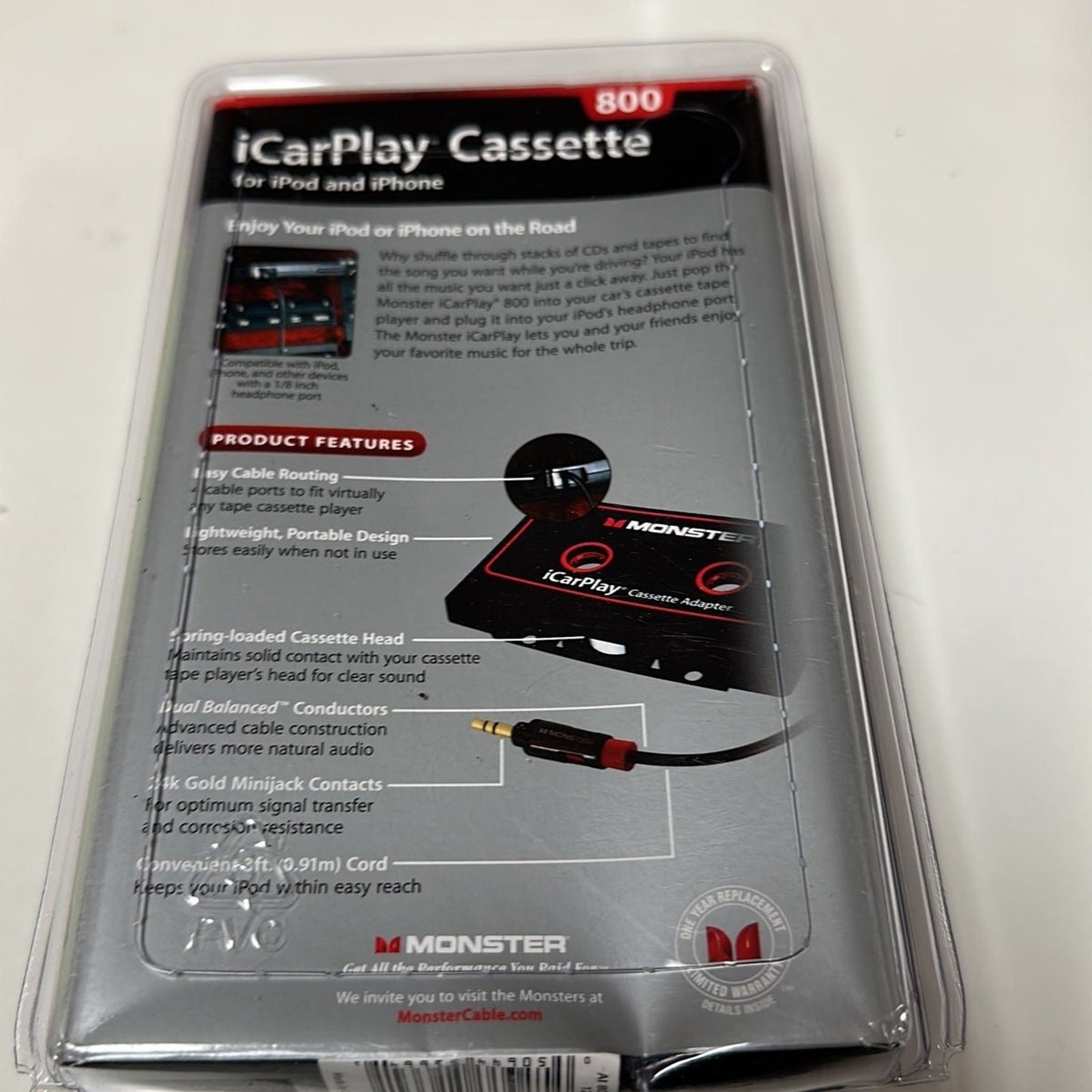 MONSTER ICARPLAY CASSETTE FOR IPOD AND IPHONE.