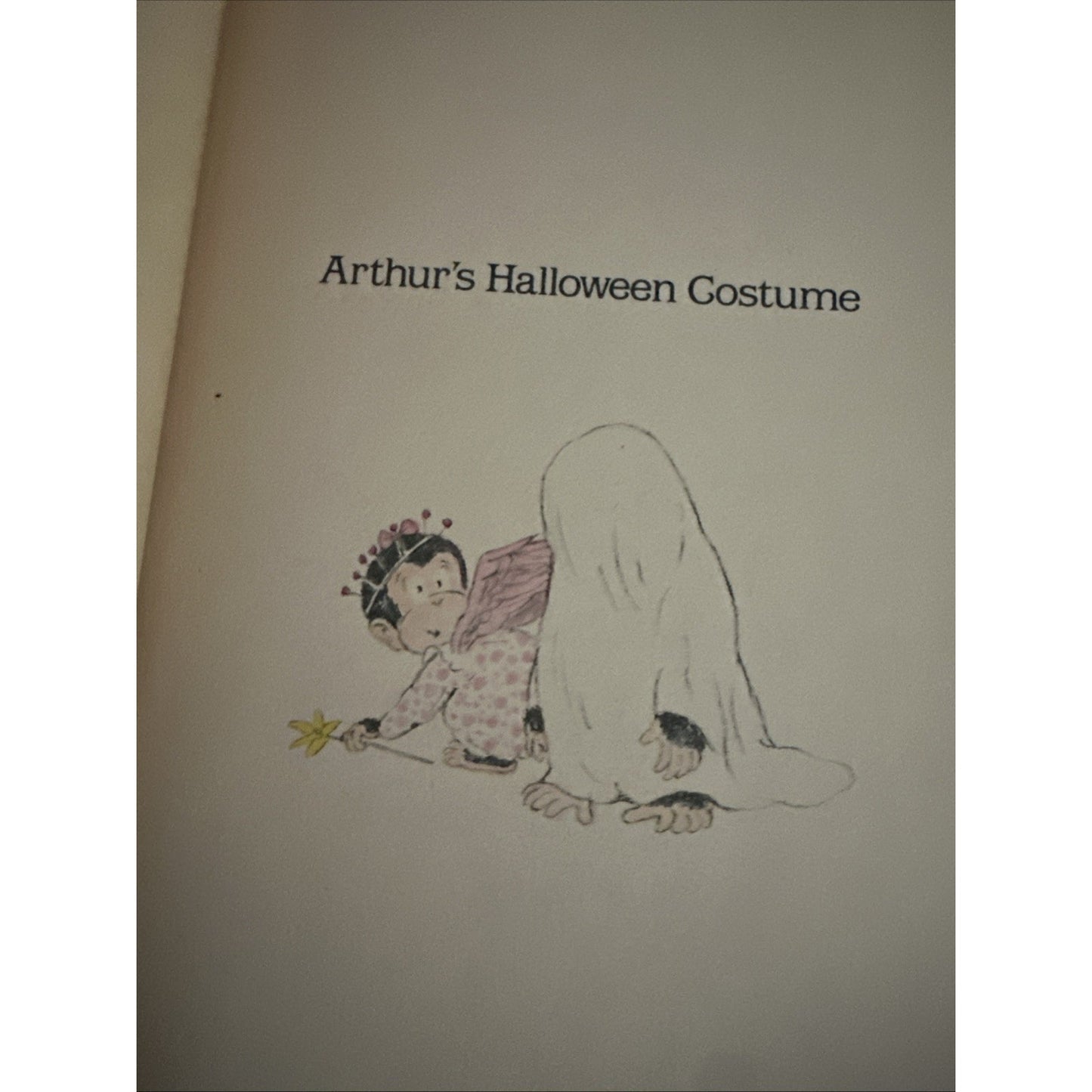 Arthurs Halloween Costume hard cover book, 1984, by Lillian Hoban, Illustrated