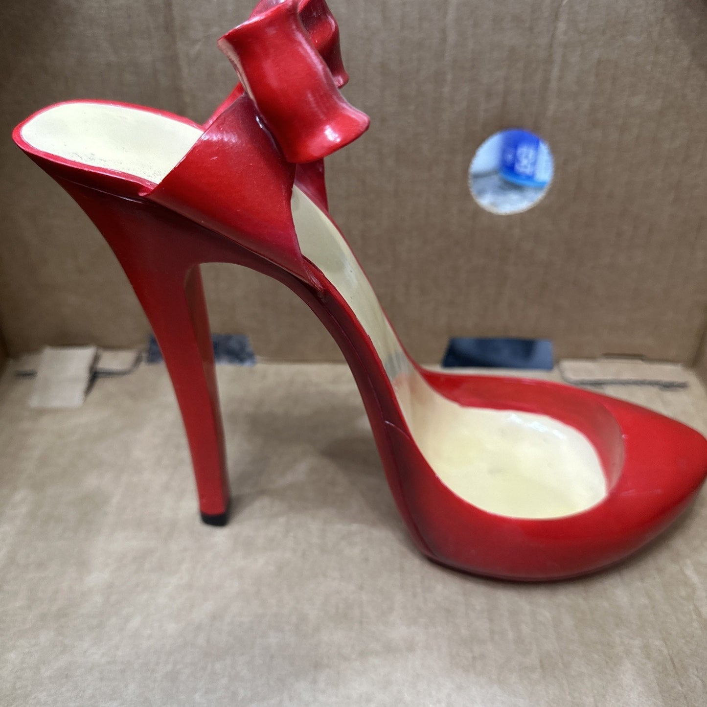 Red High Heel Stiletto Decorative Wine Bottle Holder