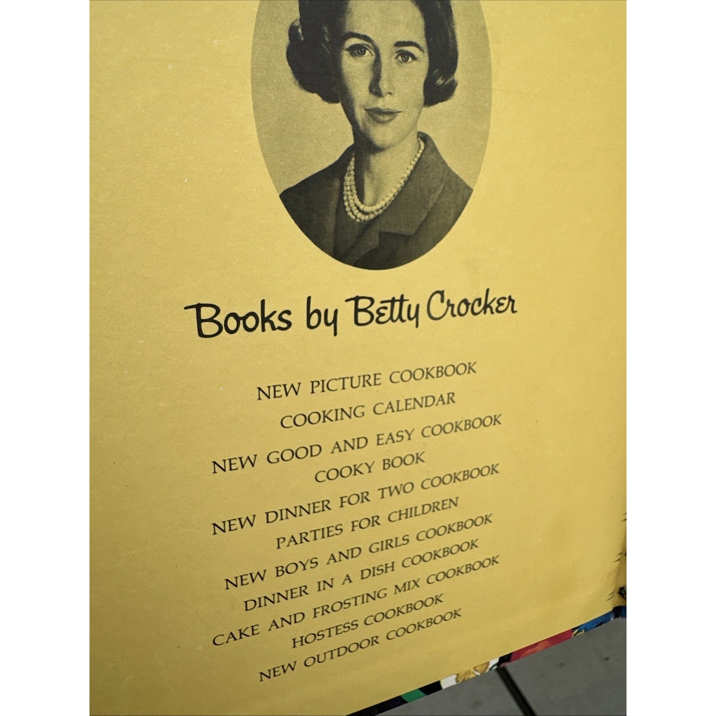 Betty Crocker's Pie and Pastry Cookbook Party Potluck Recipes 1st Ed 1968