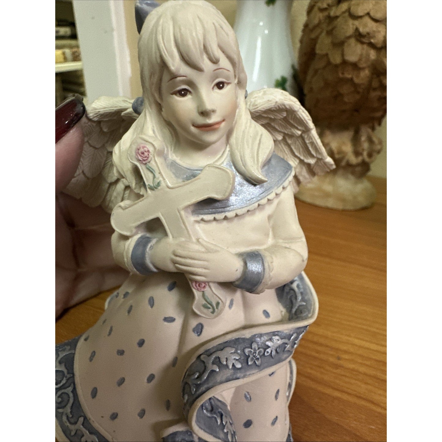Sarah's Angels 2003 ANGEL WITH CROSS Figurine Linda Mae by Pavillion #02090