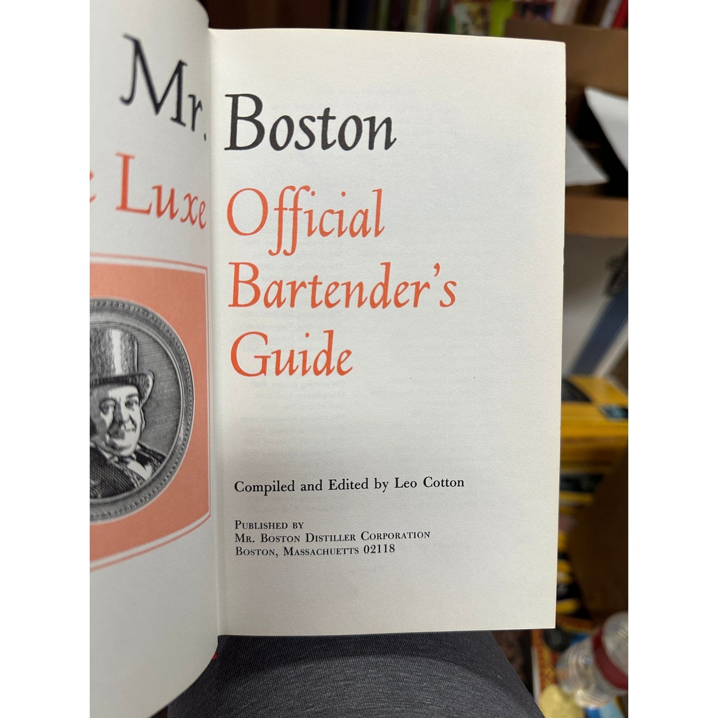 Old Mr. Boston De Luxe Official Bartender's Guide 52nd Printing 1972 Hardback