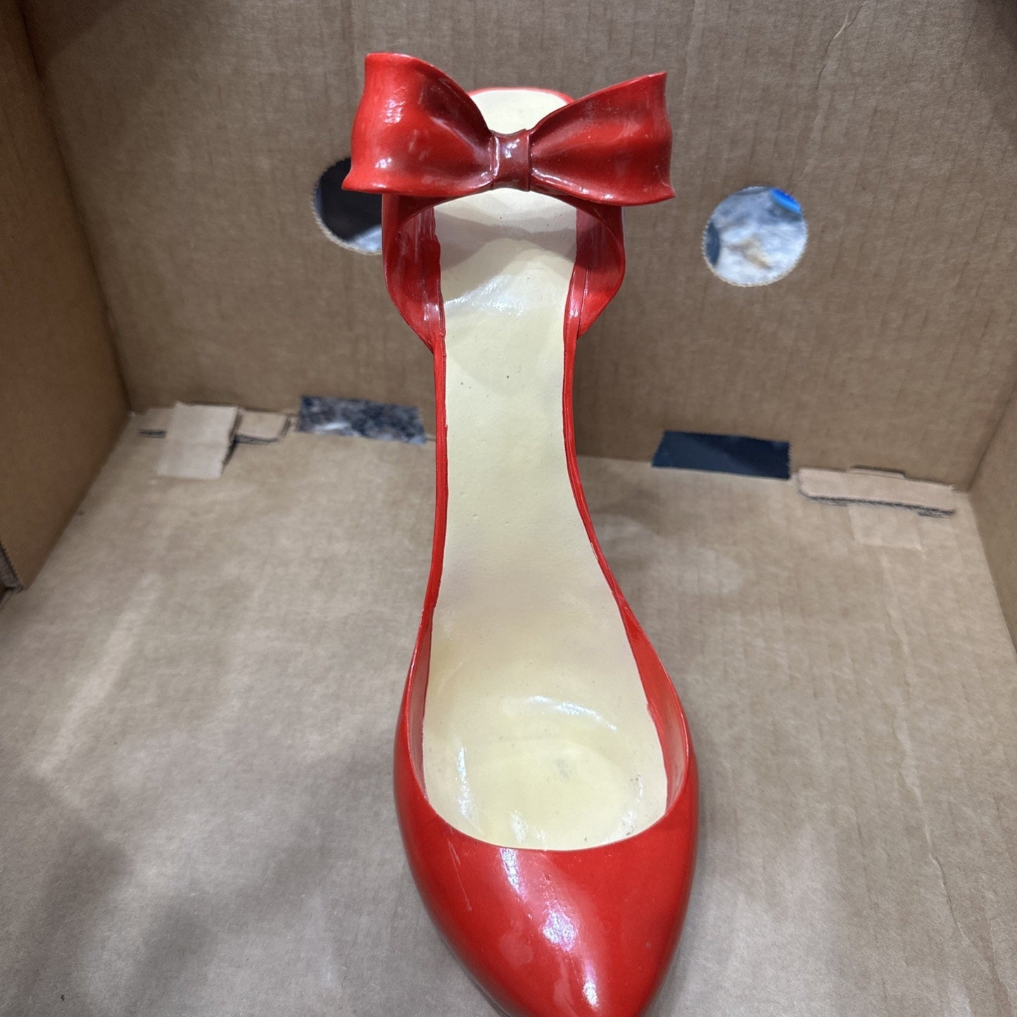 Red High Heel Stiletto Decorative Wine Bottle Holder