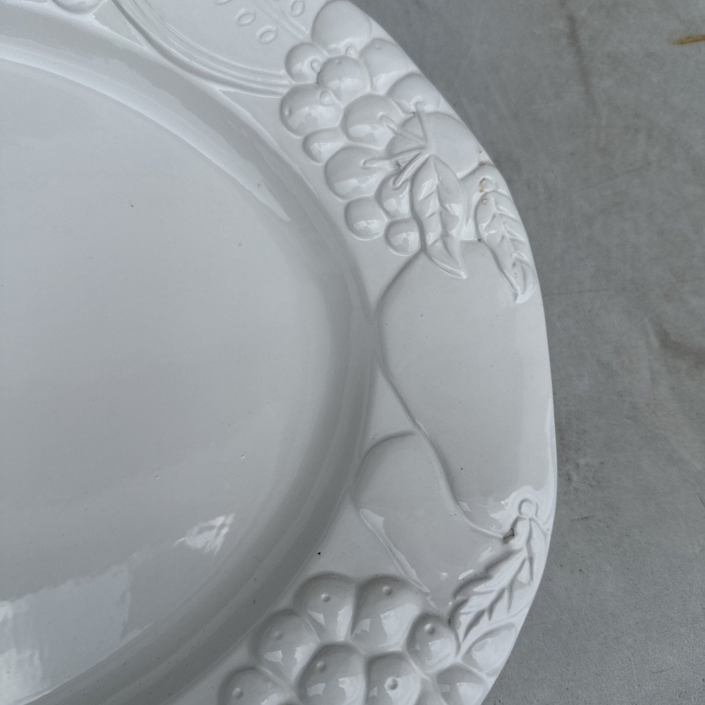 Gibson USA Everyday China White Embossed Raised Fruit Oval Platter 19''x14"x1.5"