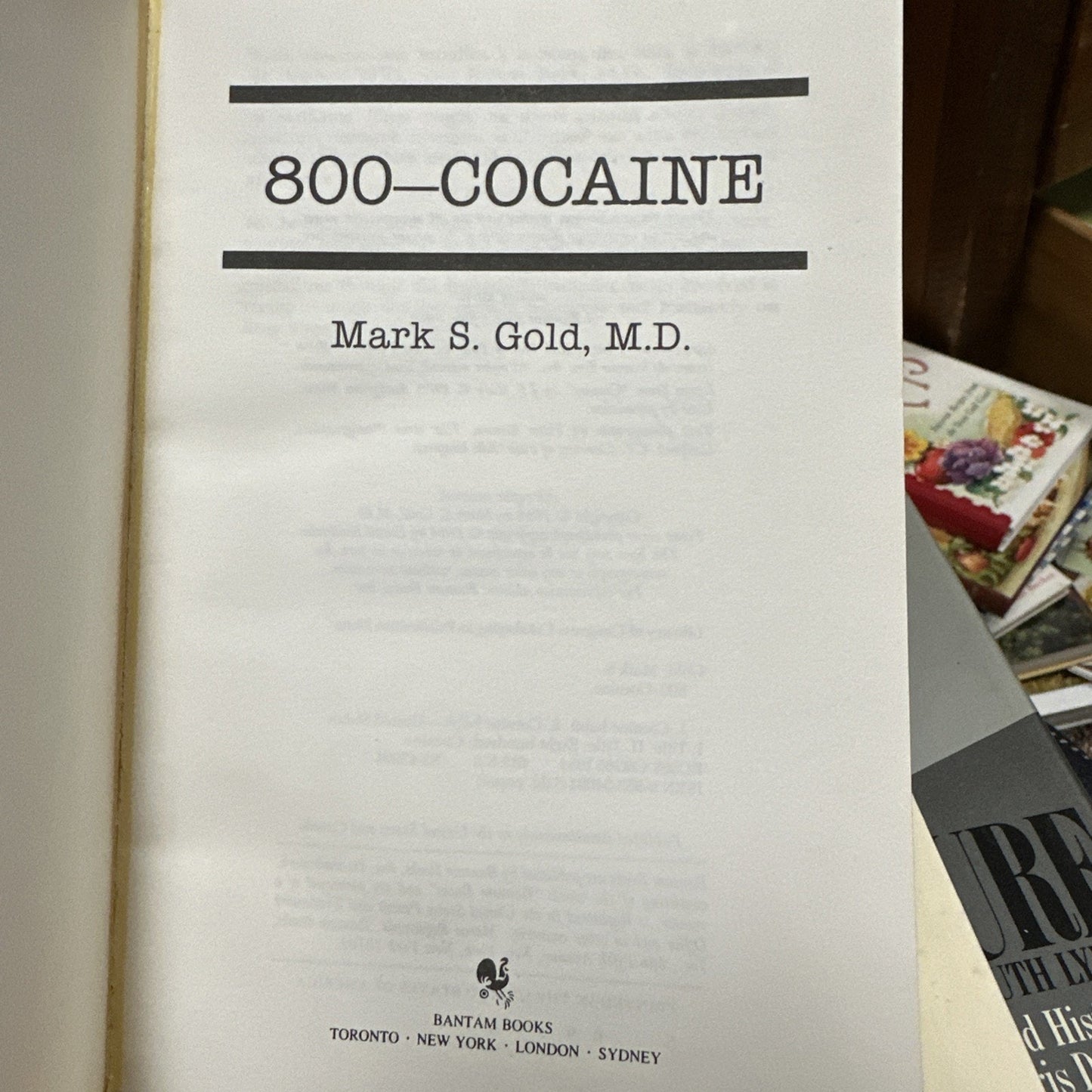 800-Cocaine Paperback Mark S. Gold