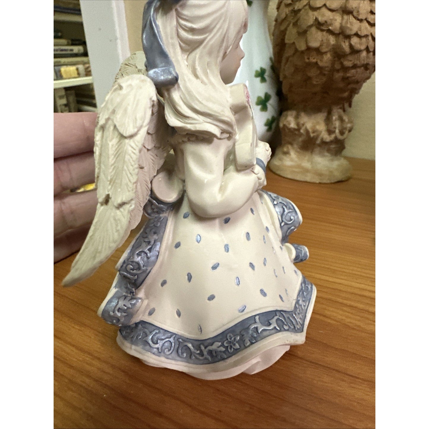 Sarah's Angels 2003 ANGEL WITH CROSS Figurine Linda Mae by Pavillion #02090