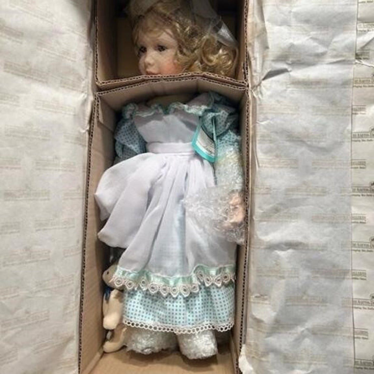The Ashton/Drake Galleries Doll Ashleigh in Box COA