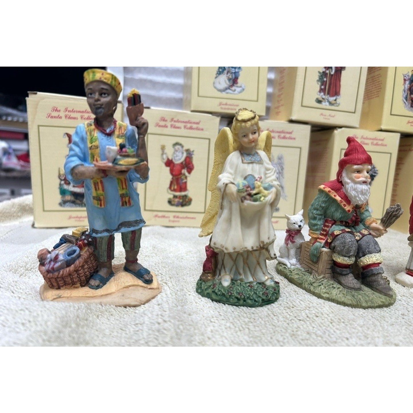 International Santa Claus collection of 16 Collectable Vintage Christmas