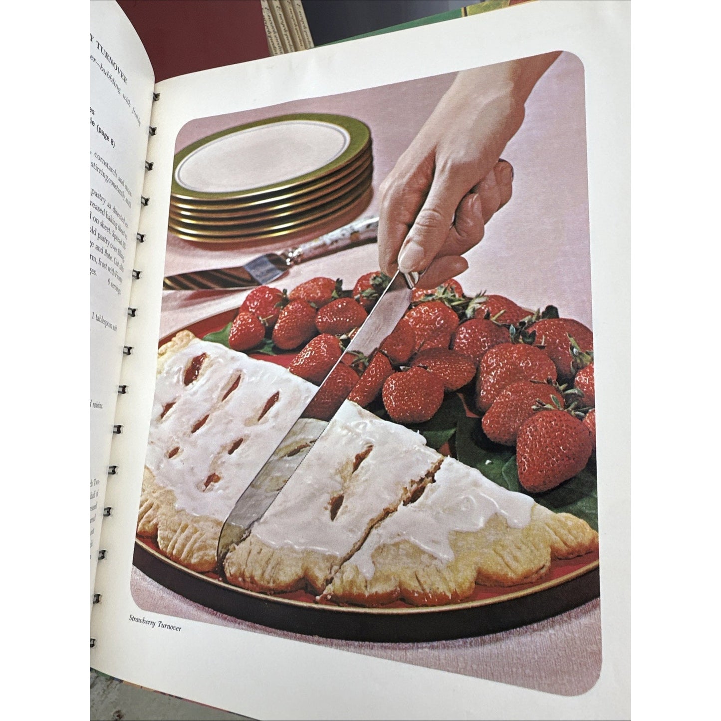 Betty Crocker's Pie and Pastry Cookbook Party Potluck Recipes 1st Ed 1968