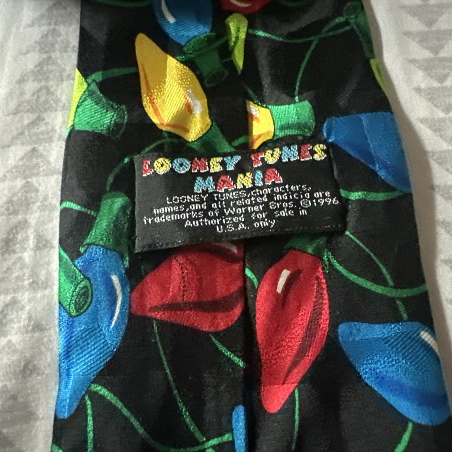 Looney Tunes Mania Tie With Christmas Lights Bugs Bunny Daffy Duck Taz