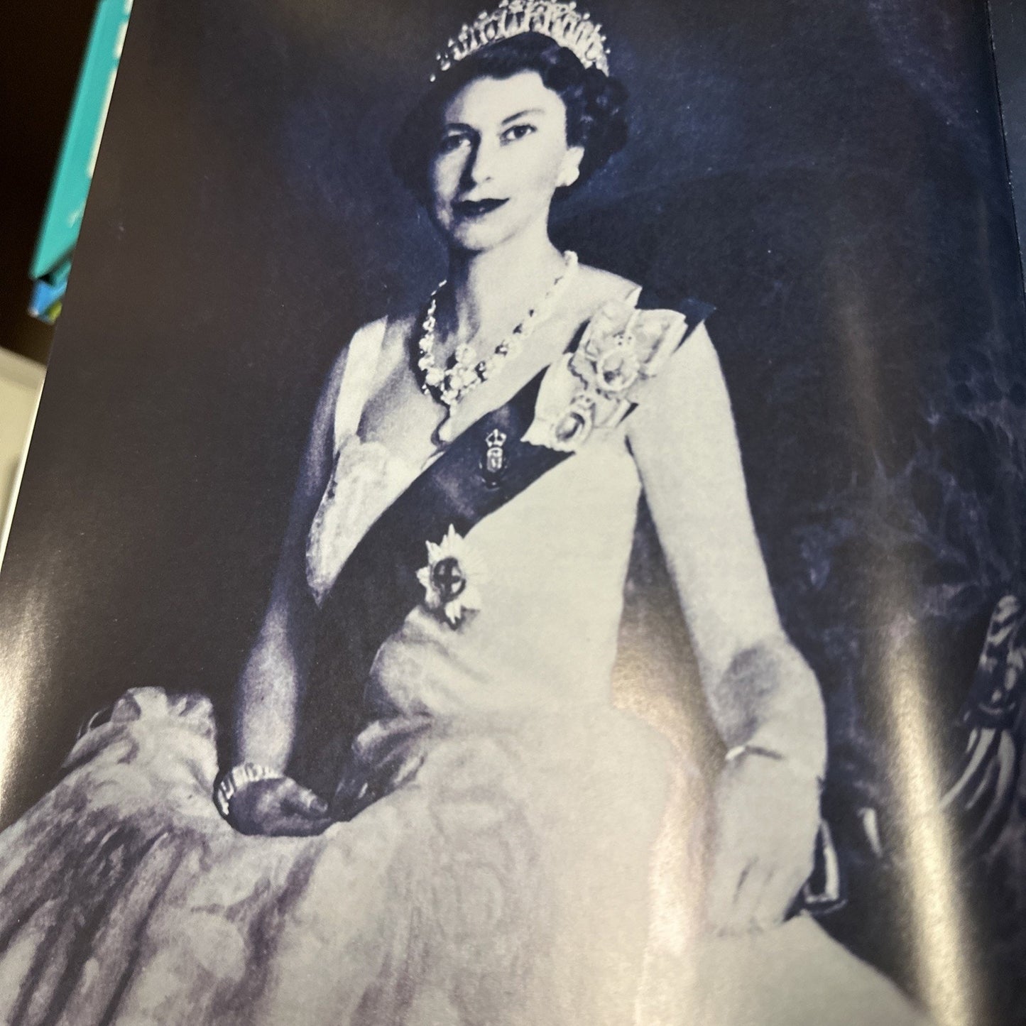The Queen: The Life and Times of El..., Ryan, Catherine