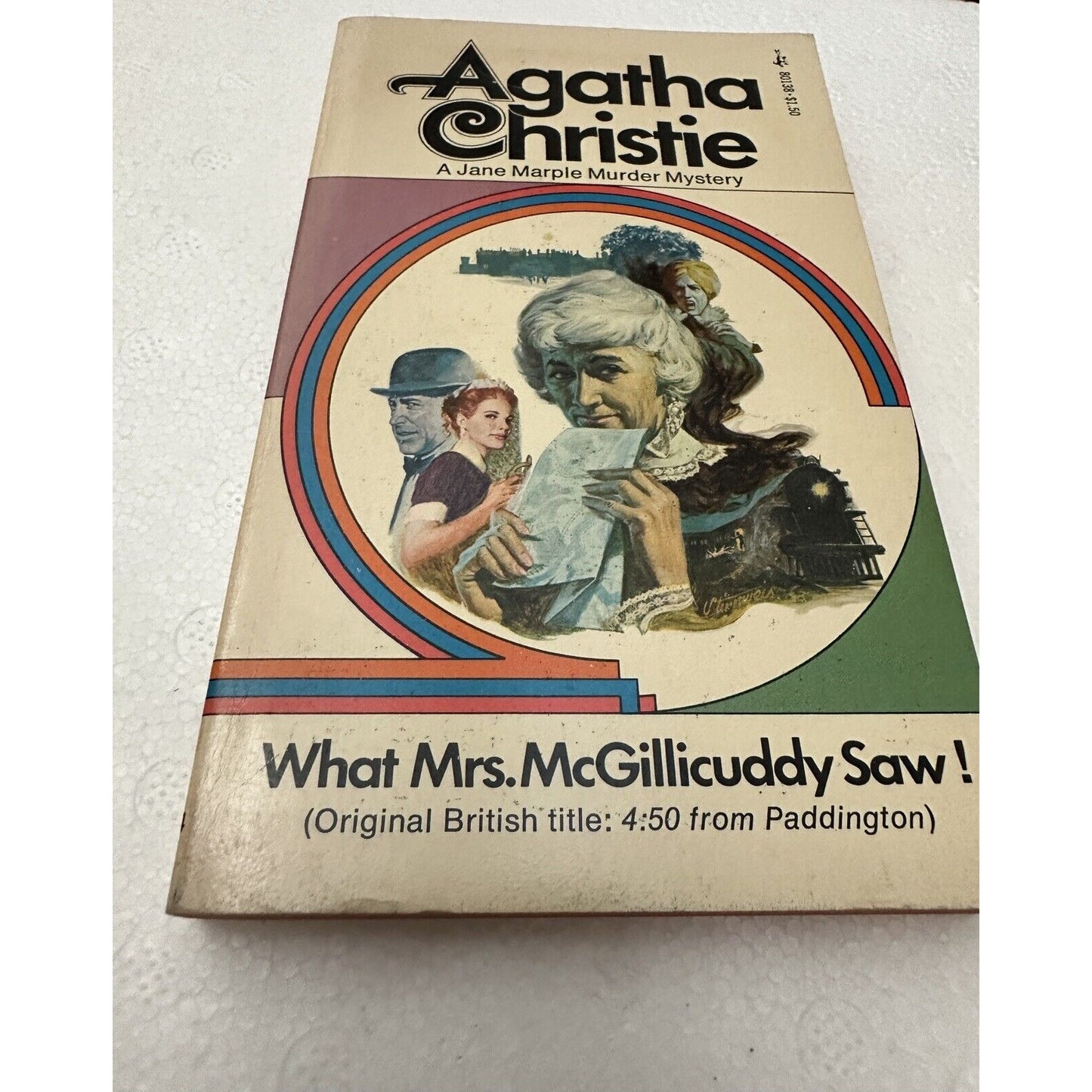 What Mrs. McGillicuddy saw,Agatha Christie, paperback, English edit.,USA, 1975.