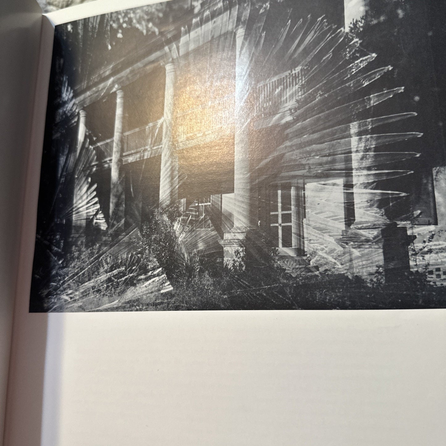 Ghosts Along the Mississippi: The Magic of the Old Houses of Louisiana, Loughlin