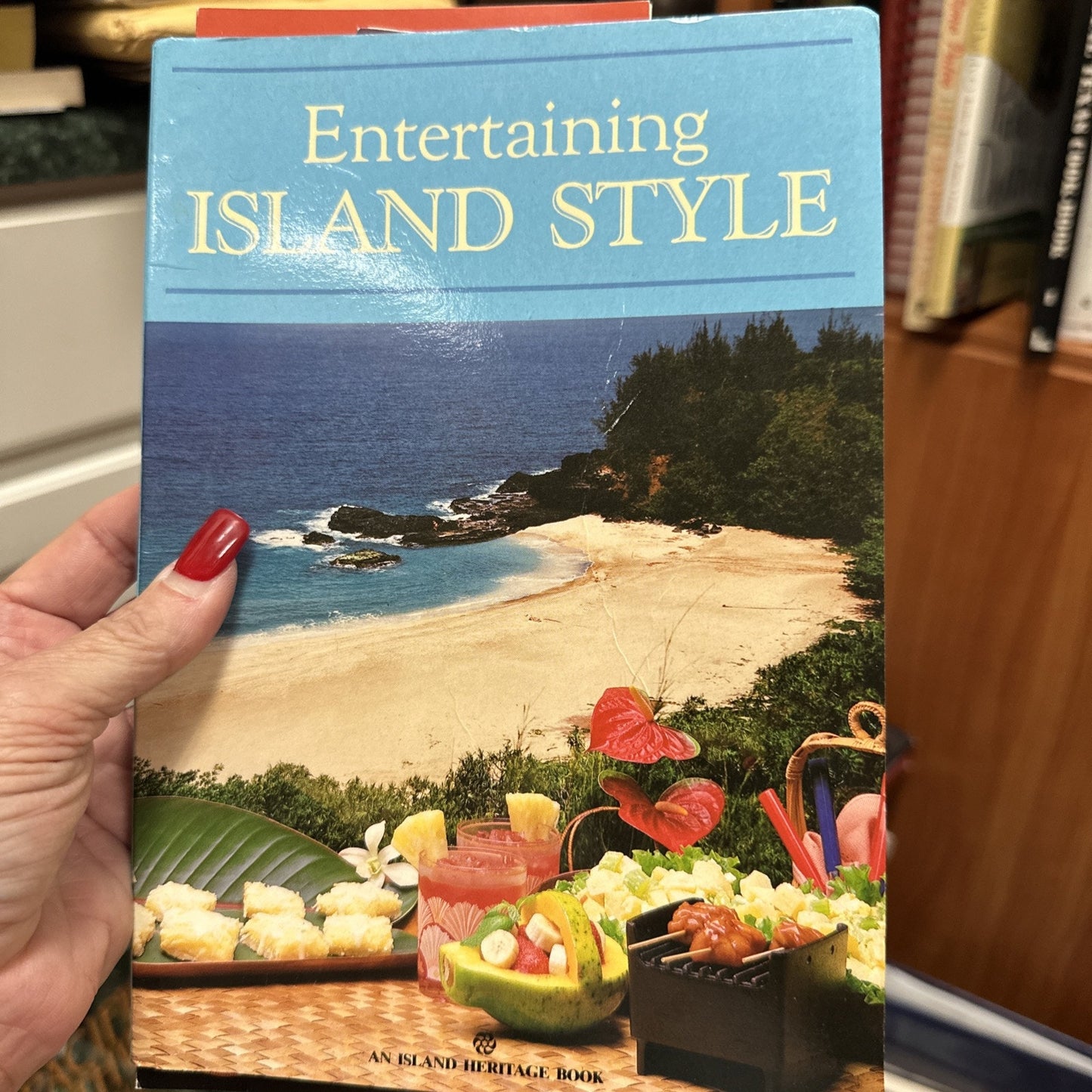 Entertaining Island Style Cookbook Aloha Airlines Heritage 1987 2nd Ed Gray Luau