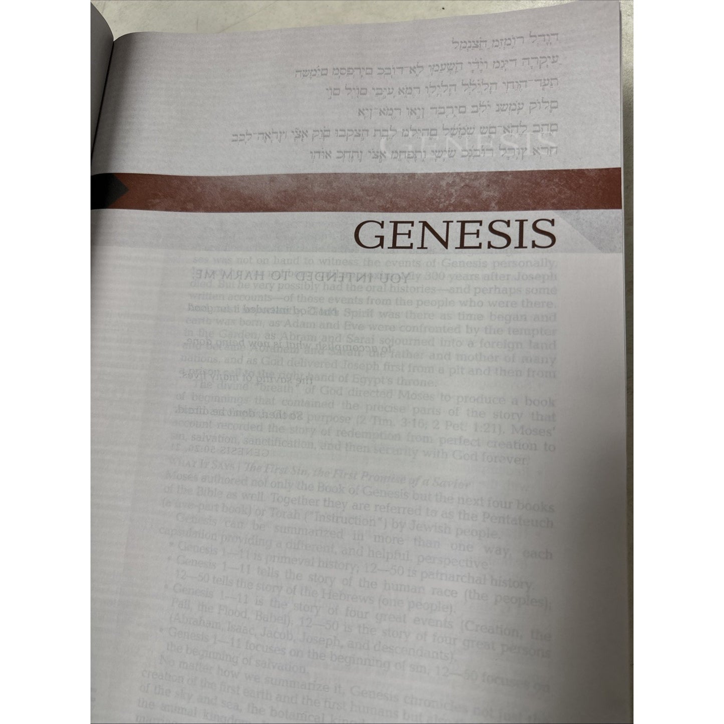 Jeremiah Study Bible, NKJV: Navy/Tan LeatherLuxe : What It Says. What It Means.