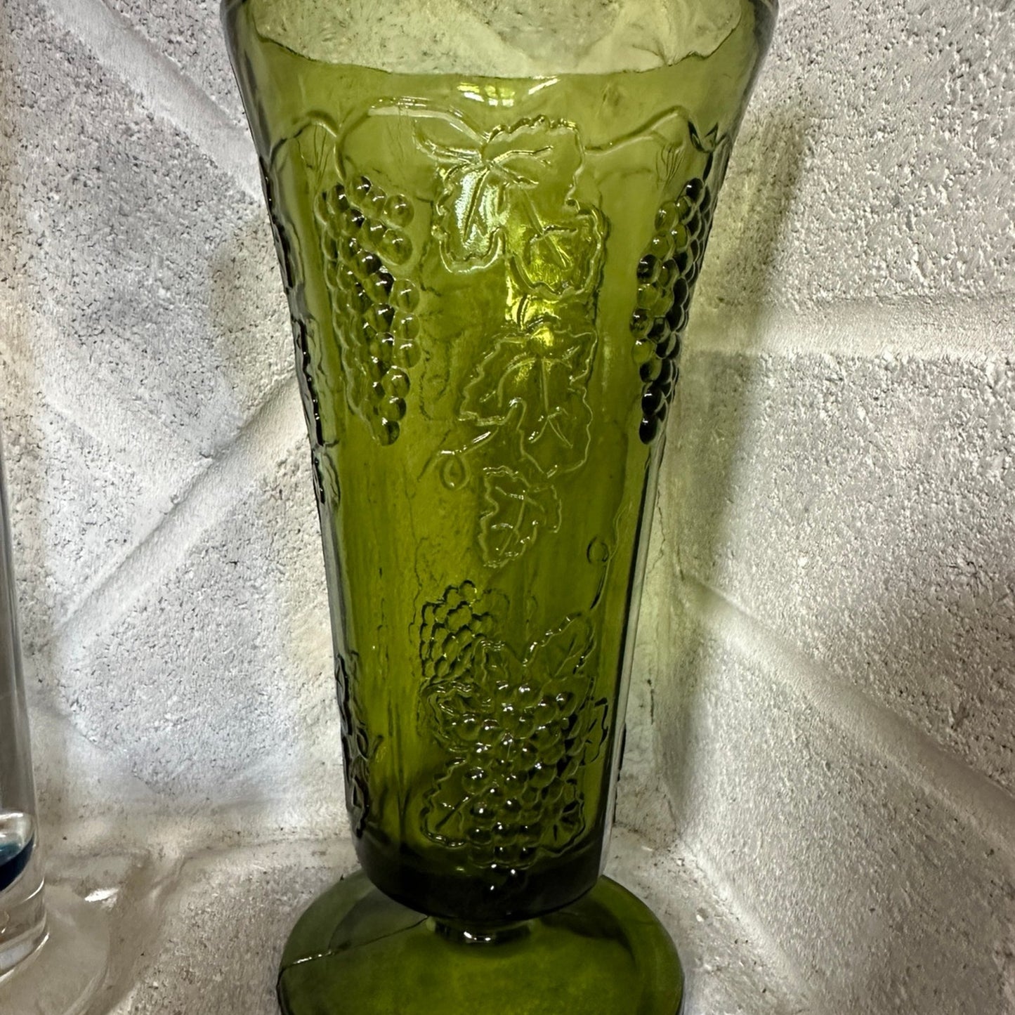 Vintage Indiana Glass Co. Colony Green Harvest Vase. 10 inches tall No chips