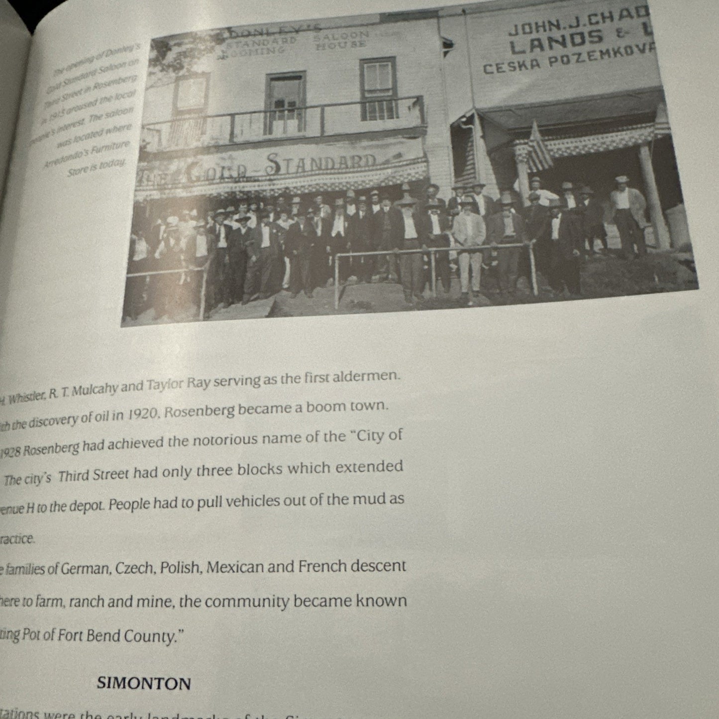 Fort Bend County, Texas: A Pictorial History by Sharon Wallingford