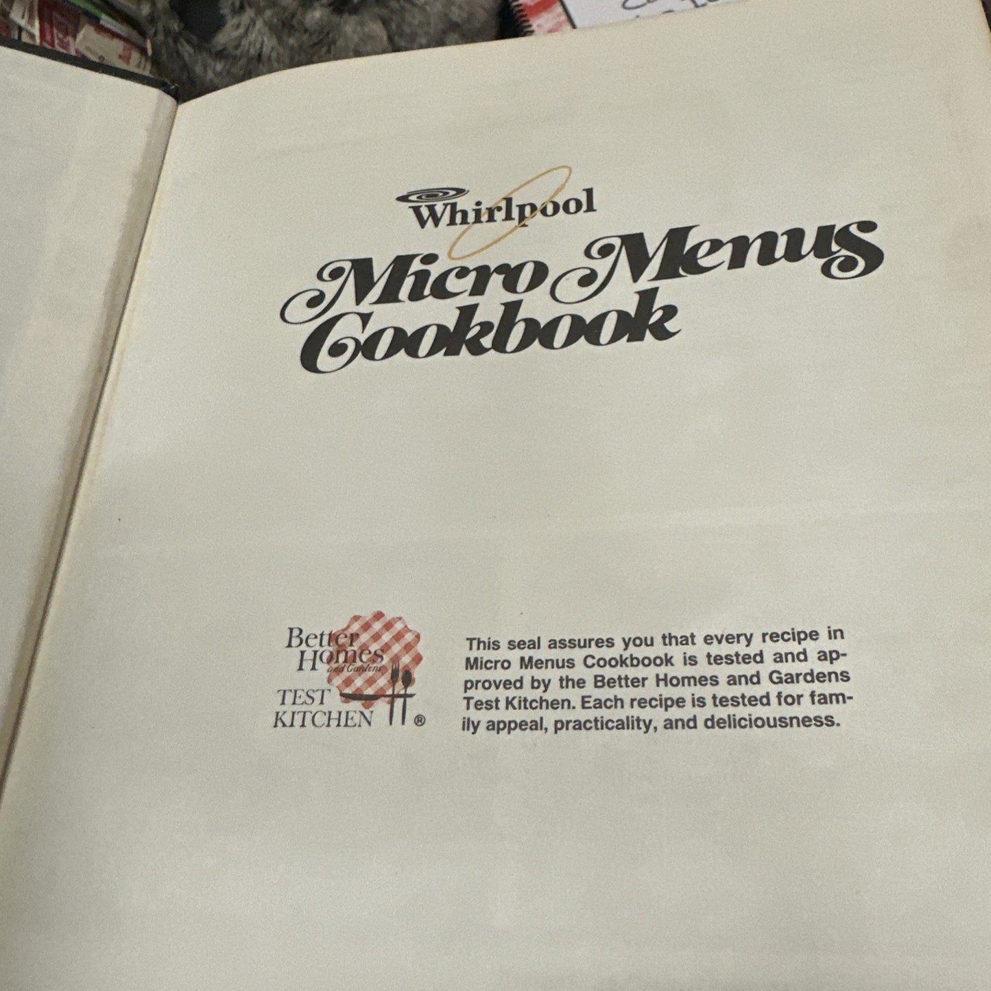 1986 Whirlpool Micro Menus Recipe Cookbook Color Padded Hardcover