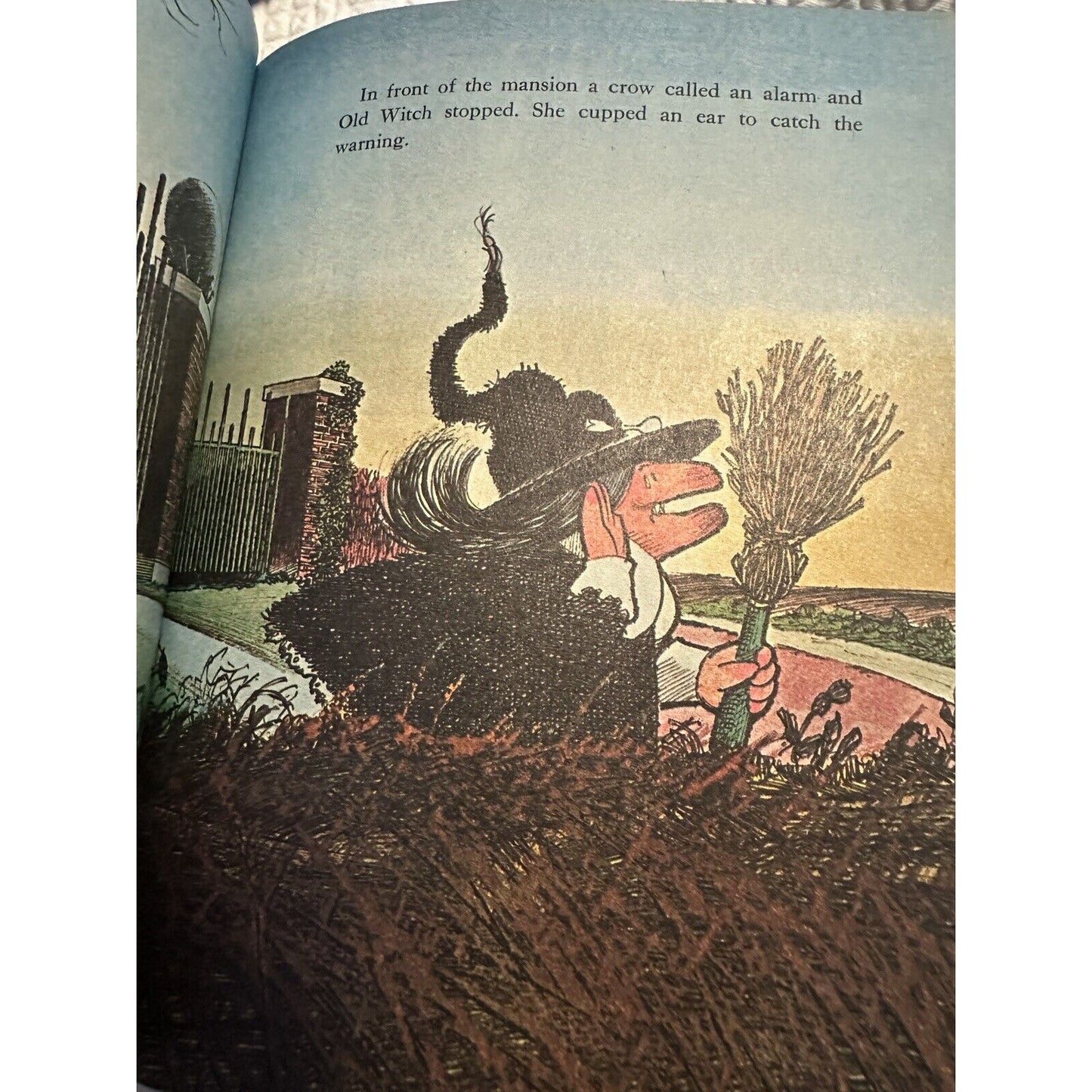 Old Witch Rescues Halloween Vintage Wende, Harry Devlin 1st Printing 1974