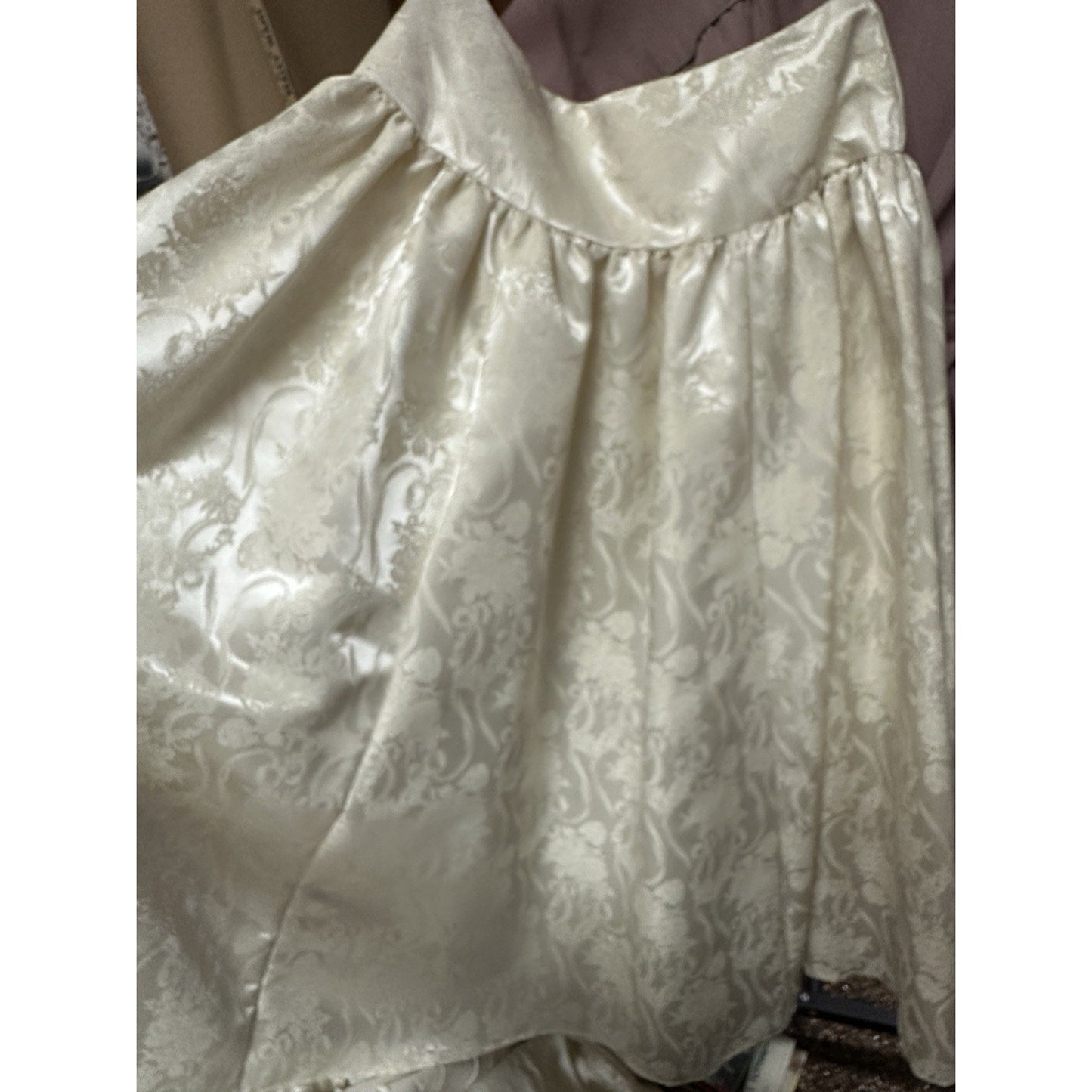 1980’s Scott McClintock 2pc Ivory Short Skirt Suit SZ 4 w/gold Flower Bow EUC
