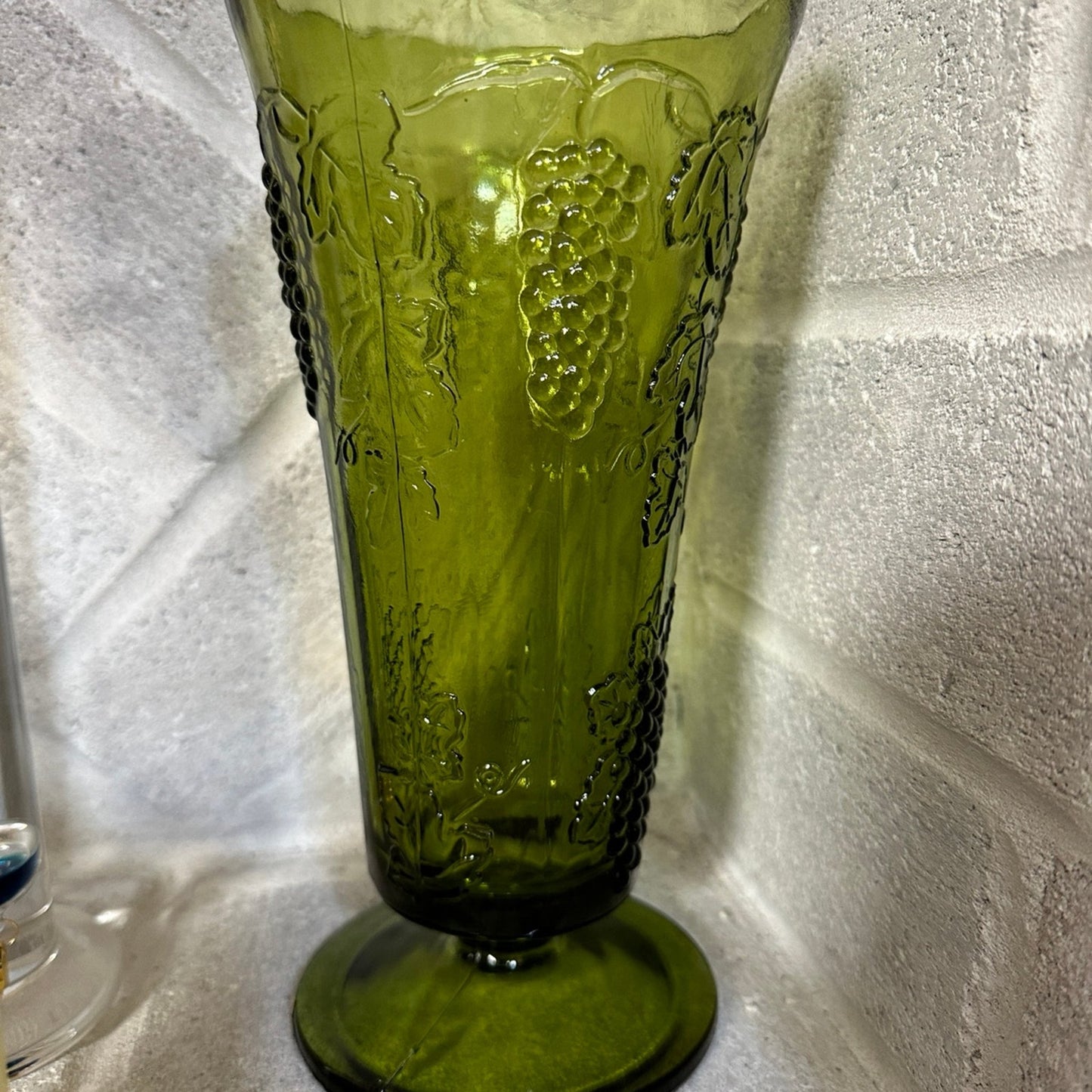 Vintage Indiana Glass Co. Colony Green Harvest Vase. 10 inches tall No chips