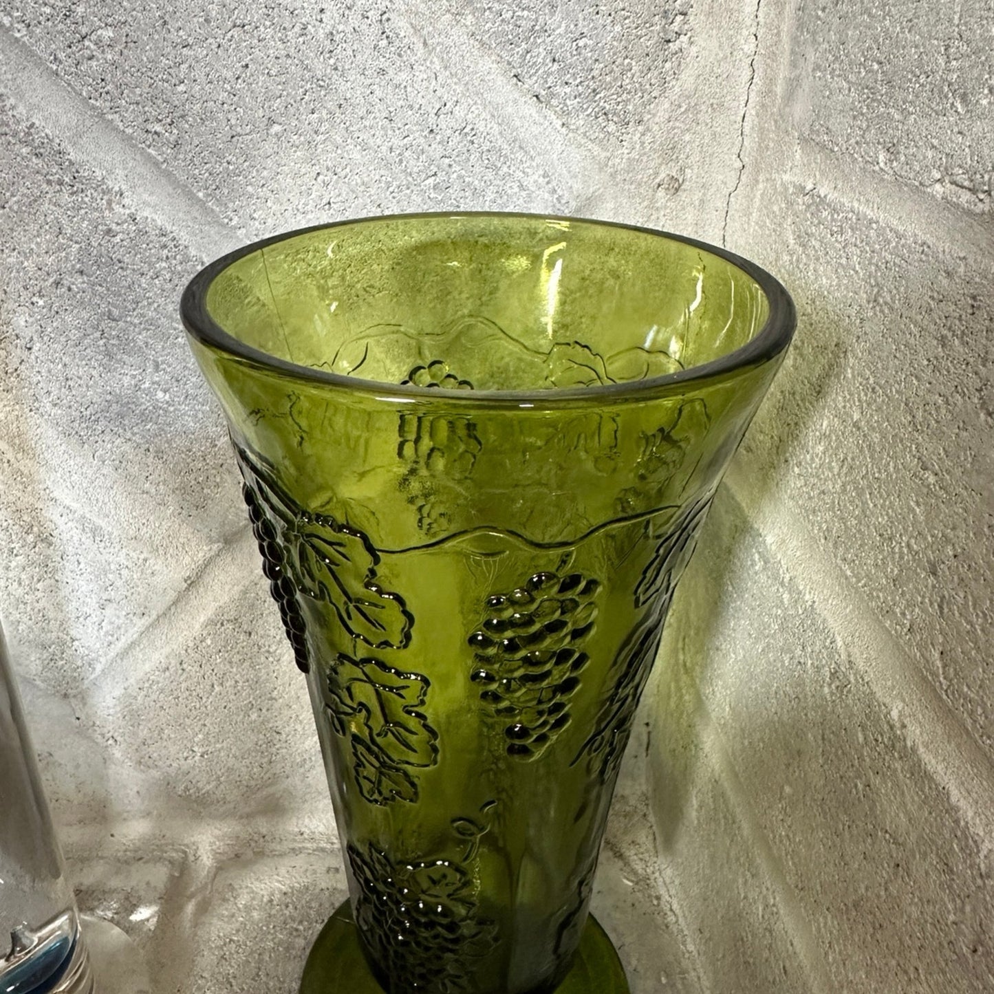 Vintage Indiana Glass Co. Colony Green Harvest Vase. 10 inches tall No chips