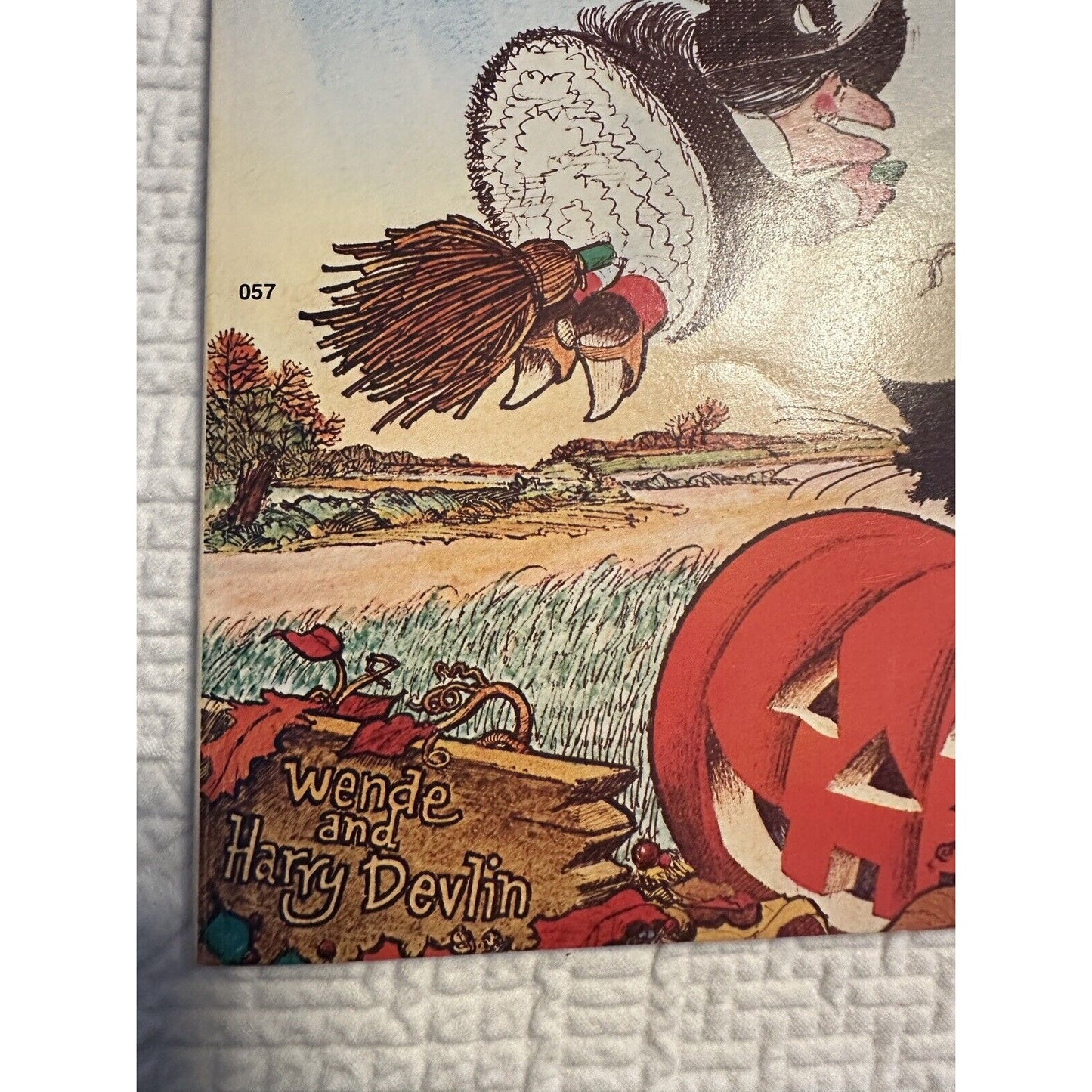 Old Witch Rescues Halloween Vintage Wende, Harry Devlin 1st Printing 1974