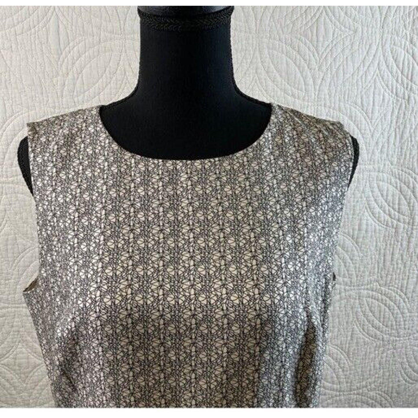 Pre-Owned Women’s Miss Wu Lace Print Silk Twill Dress, Cream & Black color, Sz 10