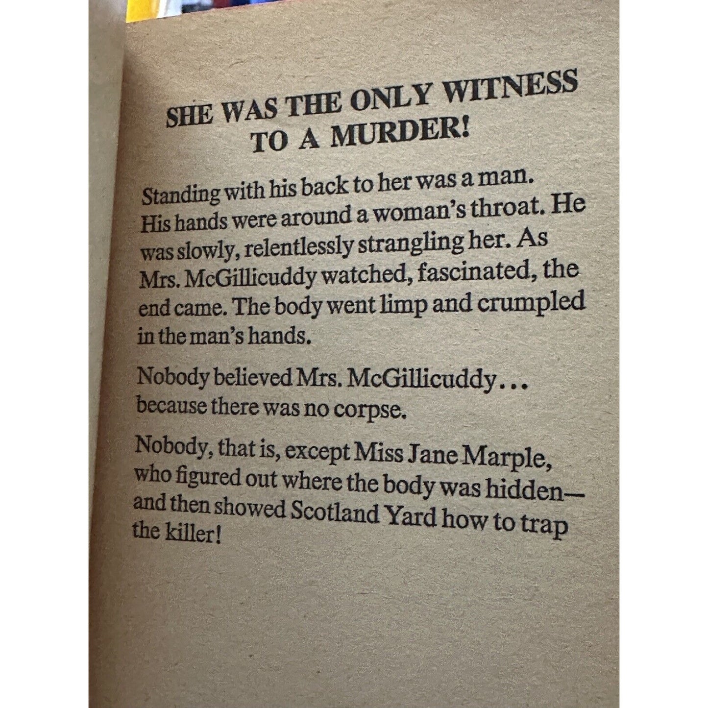 What Mrs. McGillicuddy saw,Agatha Christie, paperback, English edit.,USA, 1975.