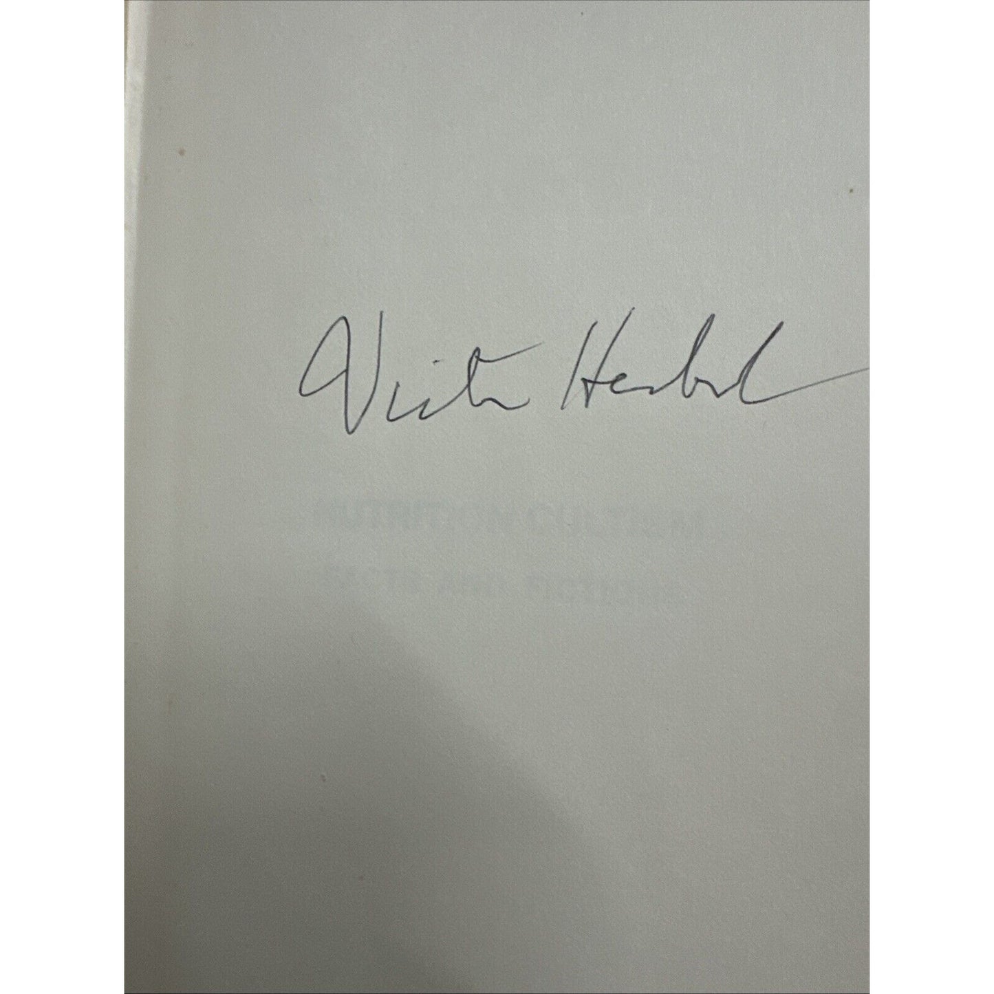 Nutrition Cultism : Facts and Fictions (SIGNED)