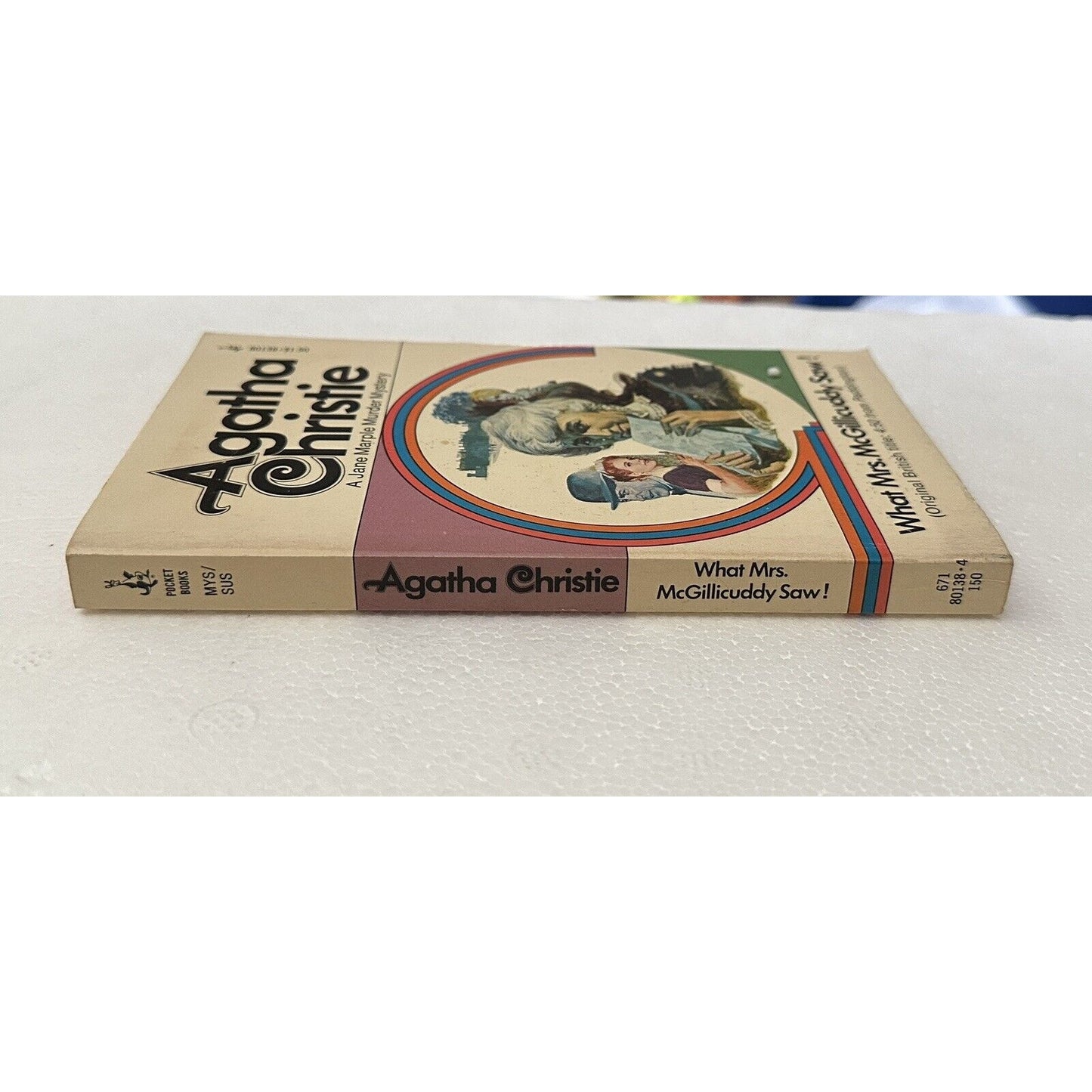What Mrs. McGillicuddy saw,Agatha Christie, paperback, English edit.,USA, 1975.