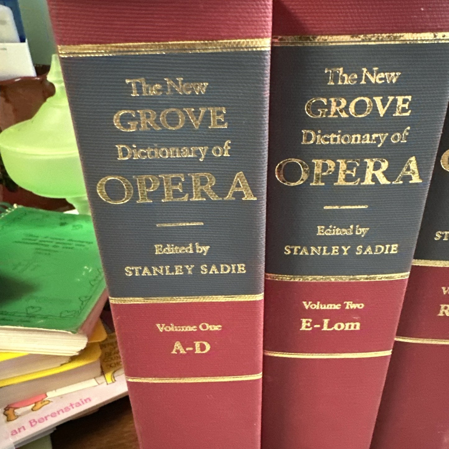 The New Grove Dictionary Of Opera By Sadie, Stanley. 4 Volume Set