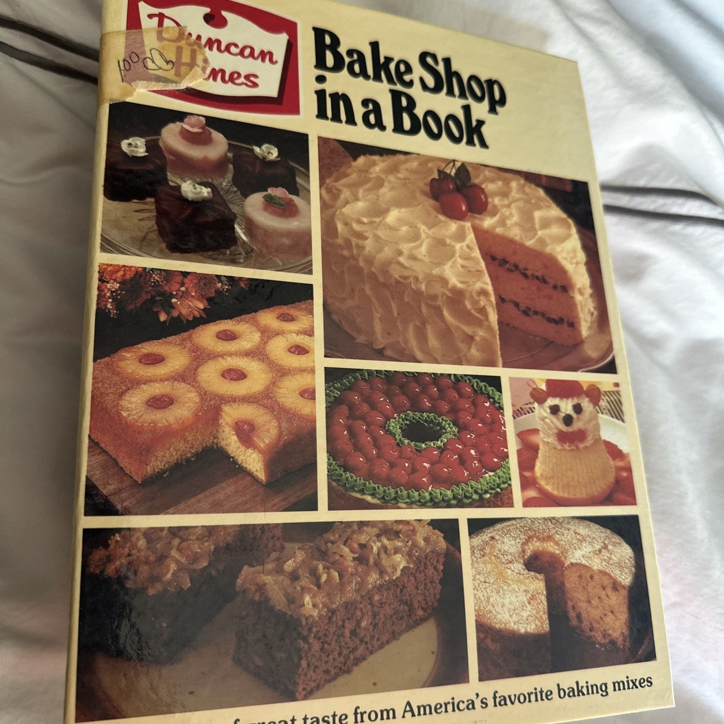 Duncan Hines Bake Shop in a Book 3-Ring Hardcover Book 1979