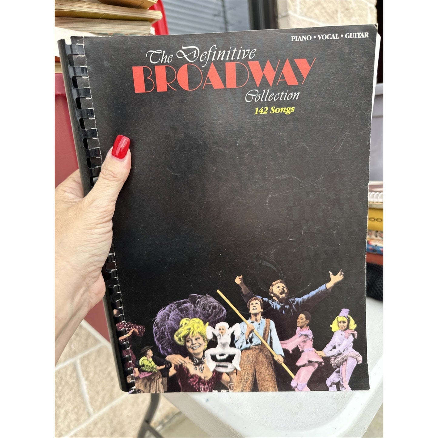 Definitive Broadway Collection: Piano, Vocal, Guitar by Hal Leonard Corp SC 1988