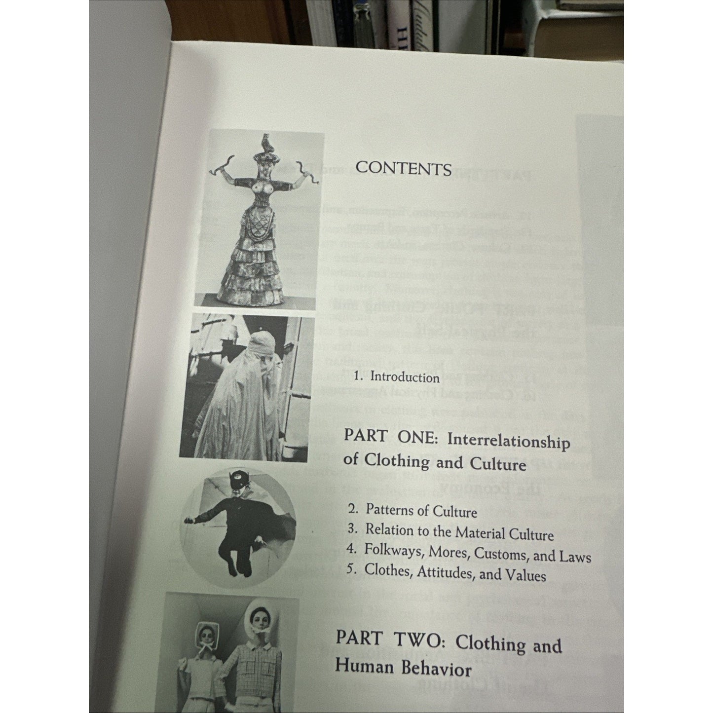 The Second Skin : An Interdisciplinary Study of Clothing by M.J.Horn 1968 HB