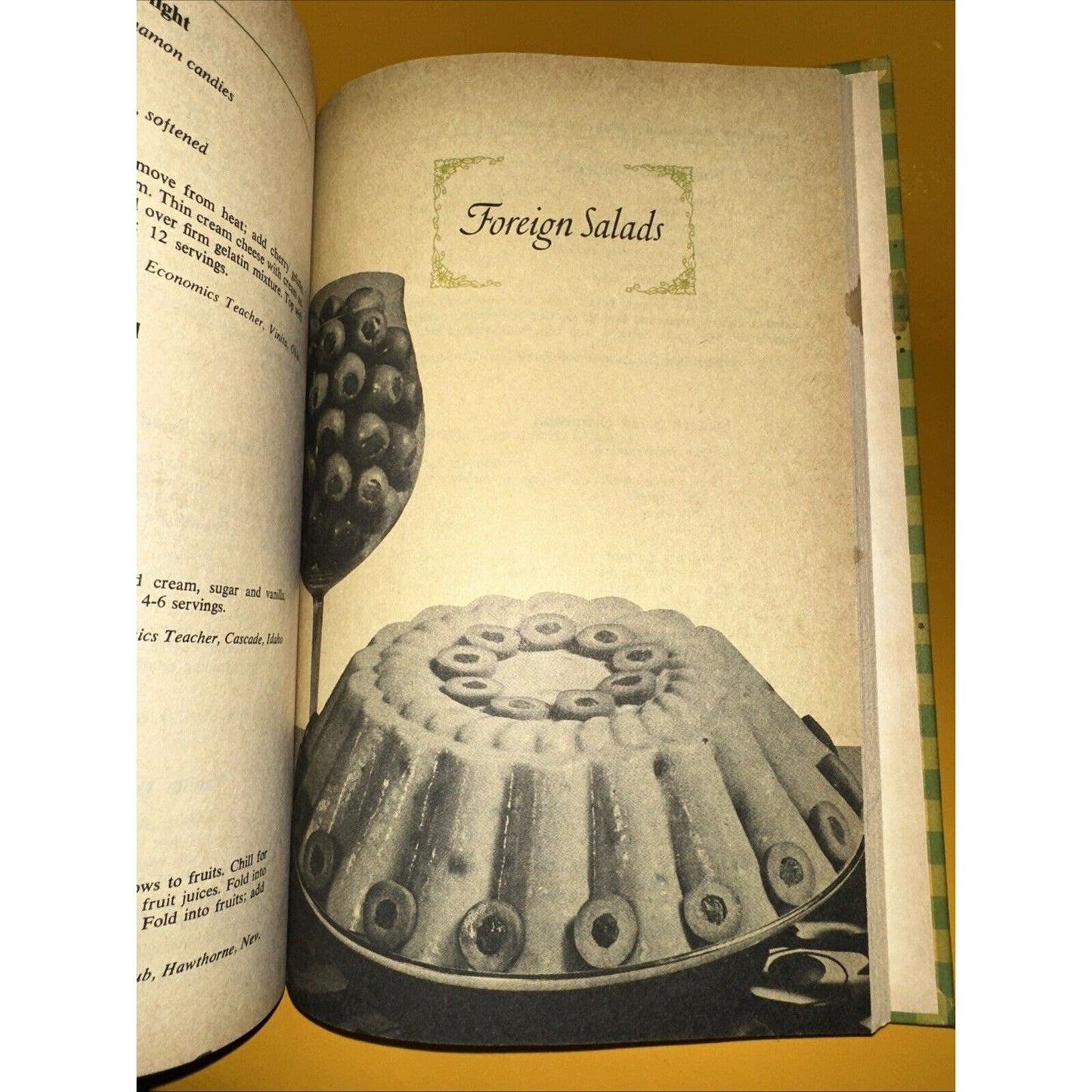 Vintage Favorite Recipes of America Salads Cookbook 1968