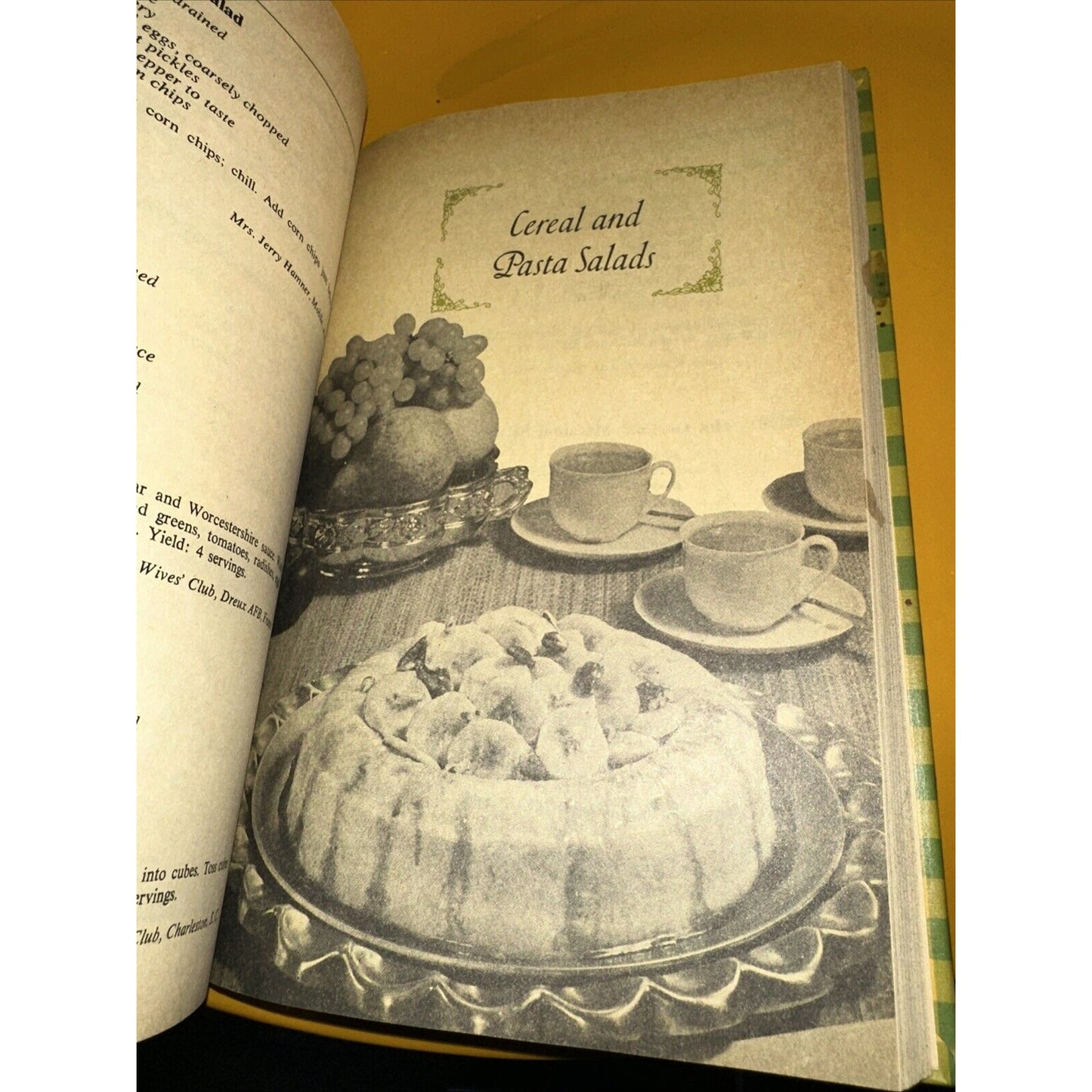 Vintage Favorite Recipes of America Salads Cookbook 1968