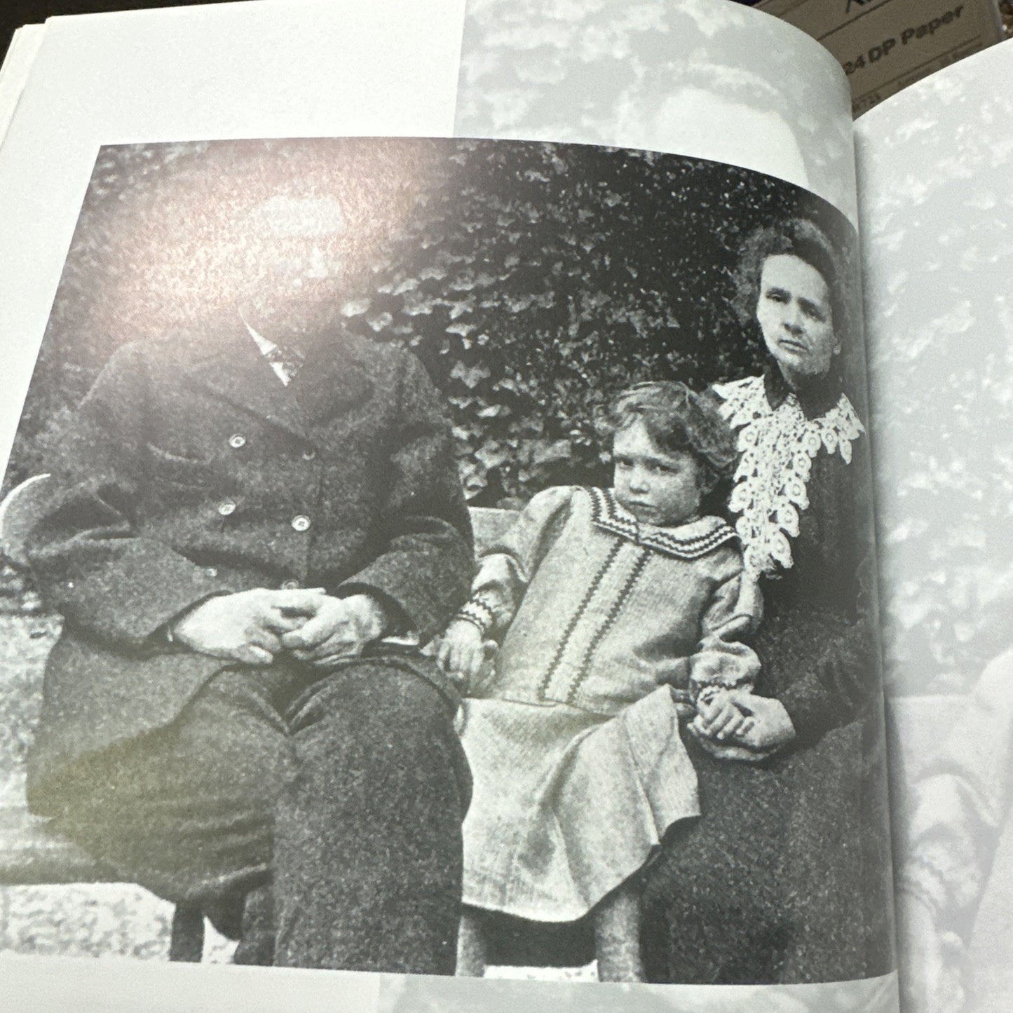 J Lynne Dodson / Century of Oncology Photographic History of Cancer Research 1st