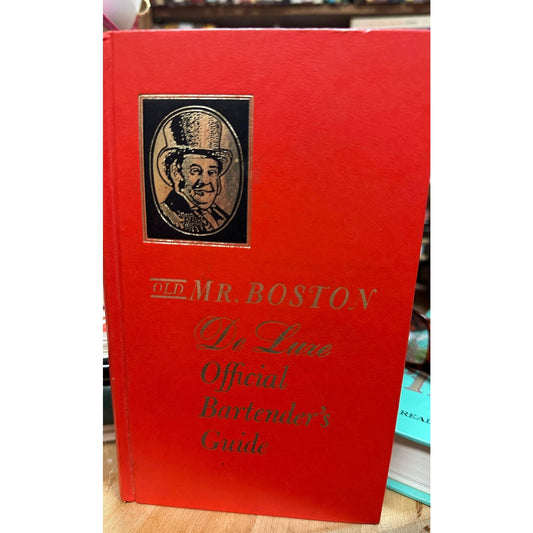 Old Mr. Boston De Luxe Official Bartender's Guide 52nd Printing 1972 Hardback