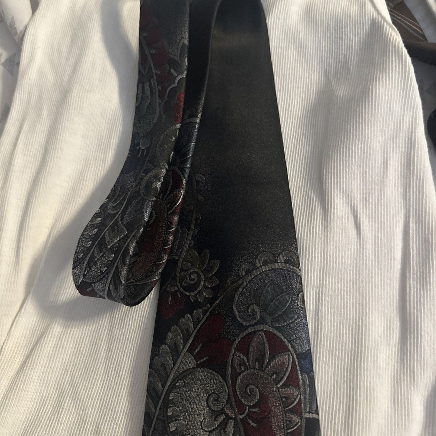 Vintage Don Loper Beverly Hills Silk Blend Neck Tie 57" Gray Paisley Pattern USA