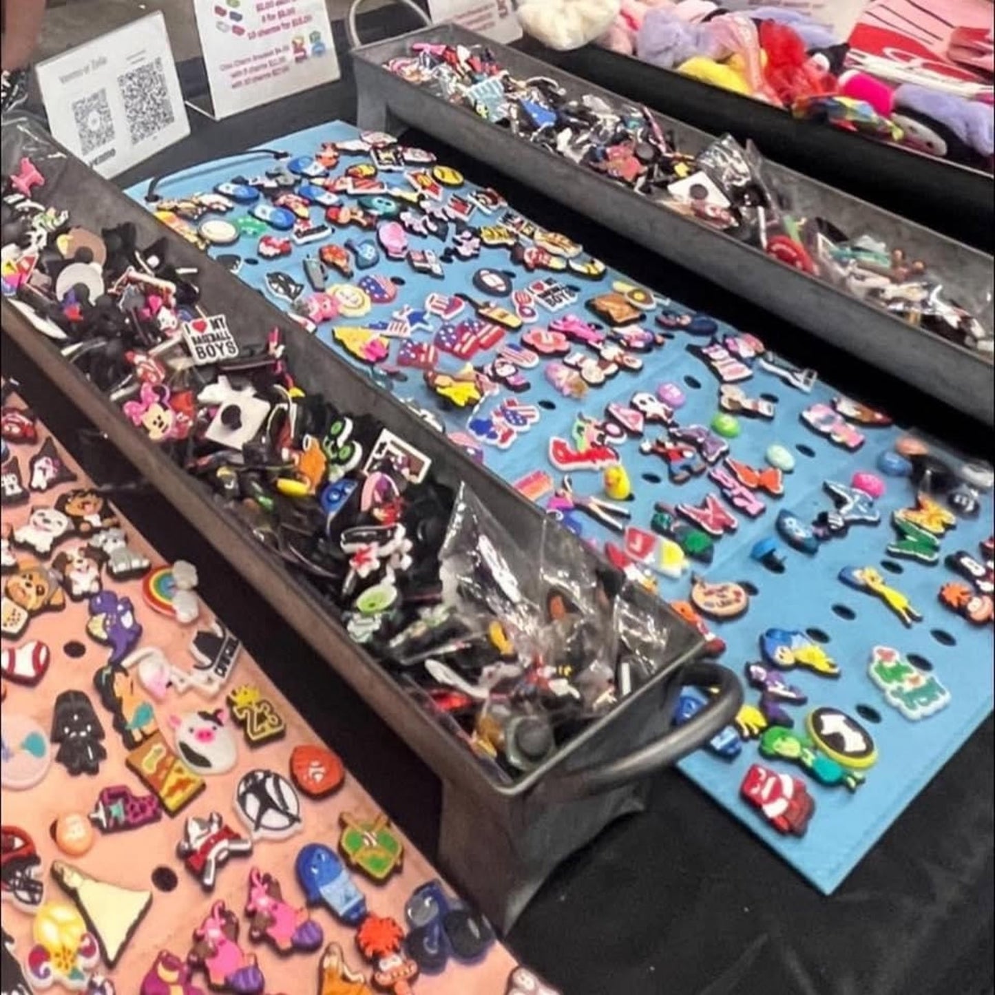 100 random croc charms