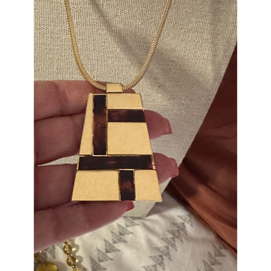 Crown Trifari Tortoise Lucite Inlay Pendant Gold Tone Chain Necklace Choker 14"