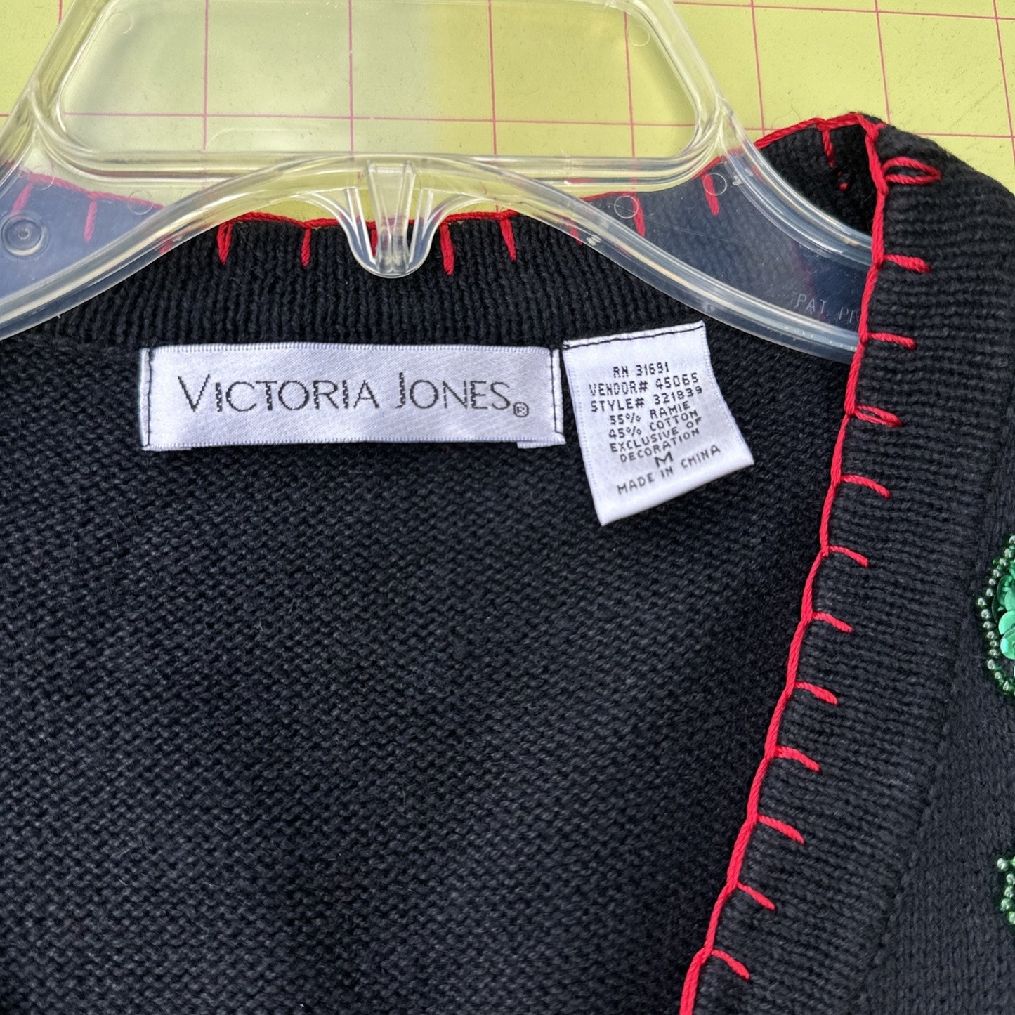 Victoria Jones Christmas Sweater Vest Women's Medium Multicolor Sleeveless