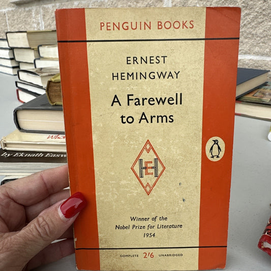 A Farewell to Arms (Ernest Hemingway - 1955) Penguin Books 1960