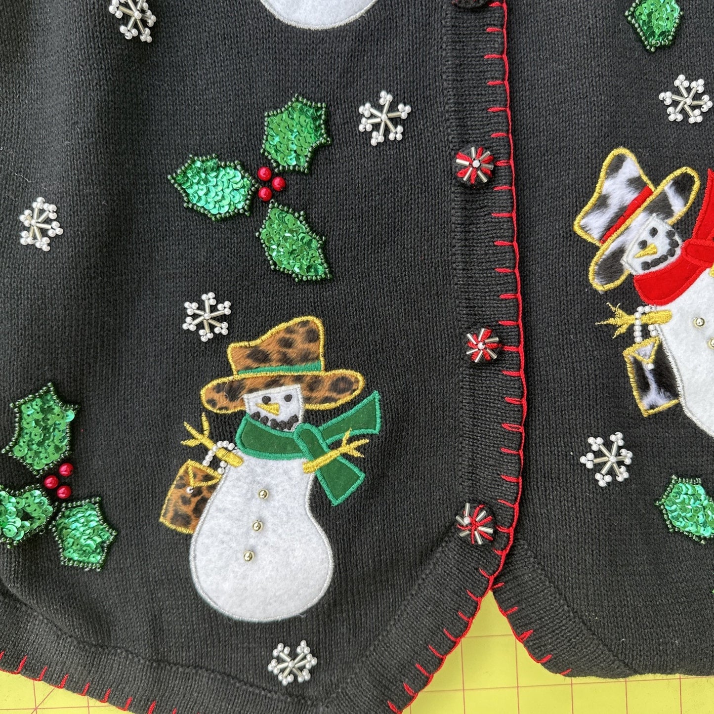 Victoria Jones Christmas Sweater Vest Women's Medium Multicolor Sleeveless