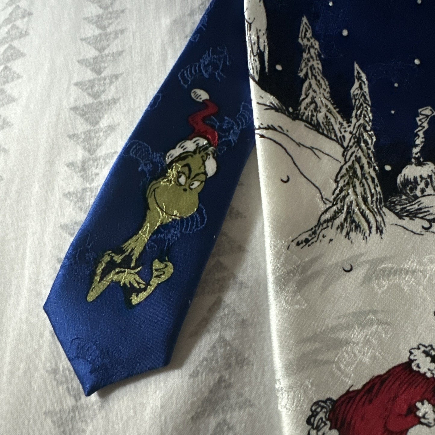 Vintage Dr. Seuss The Grinch Stole Christmas Tie Men Holiday 57" x 4" 100% Silk