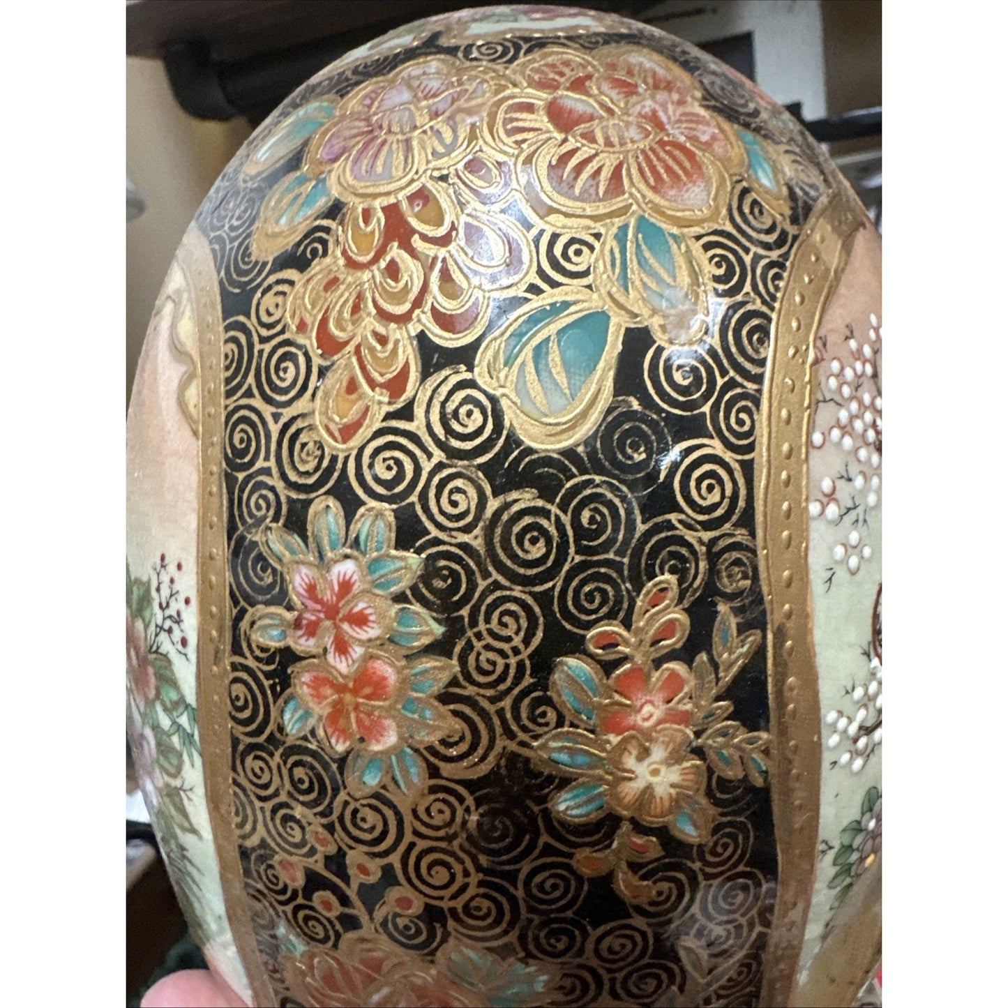 Vintage Chinoiserie Asian Cloisonne’ Ceramic Egg Floral Geisha 8 & Wood Base