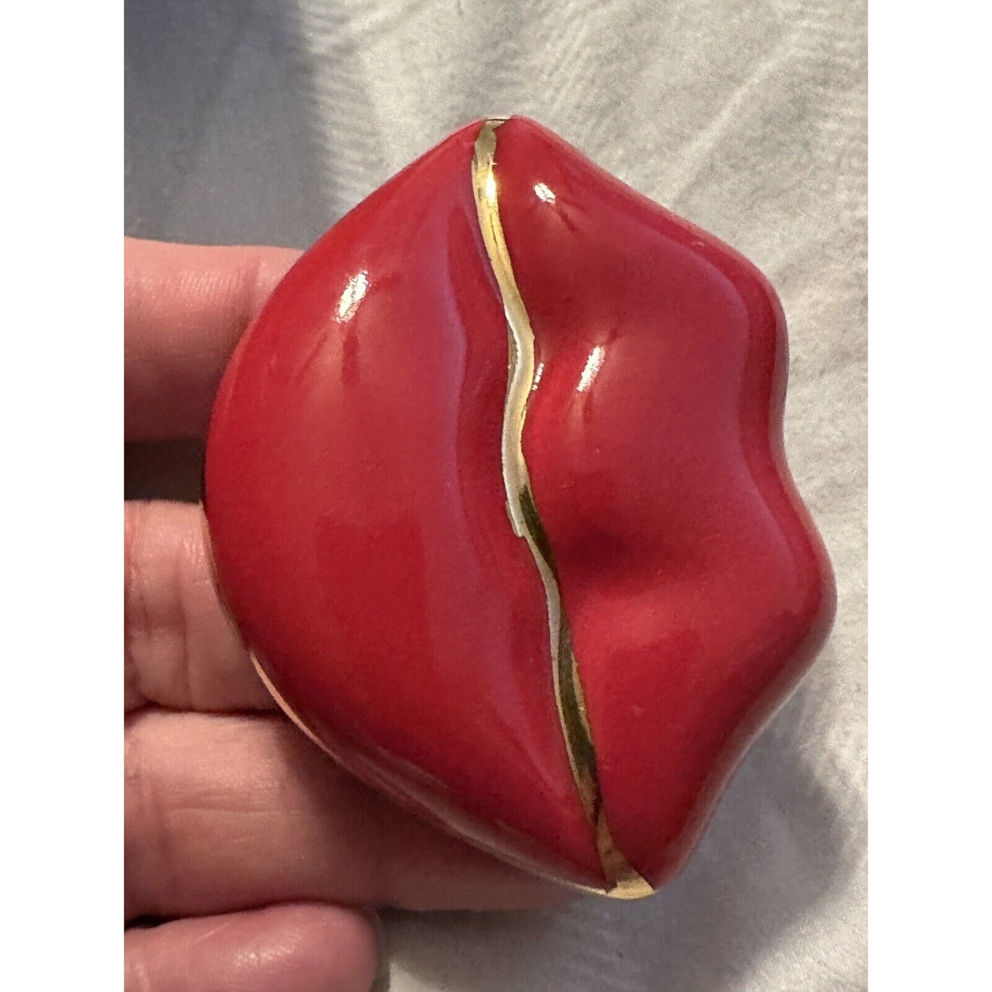 Nora Fleming A249 Smooches Valentine Red Lips Gold Trim Platter Charm -