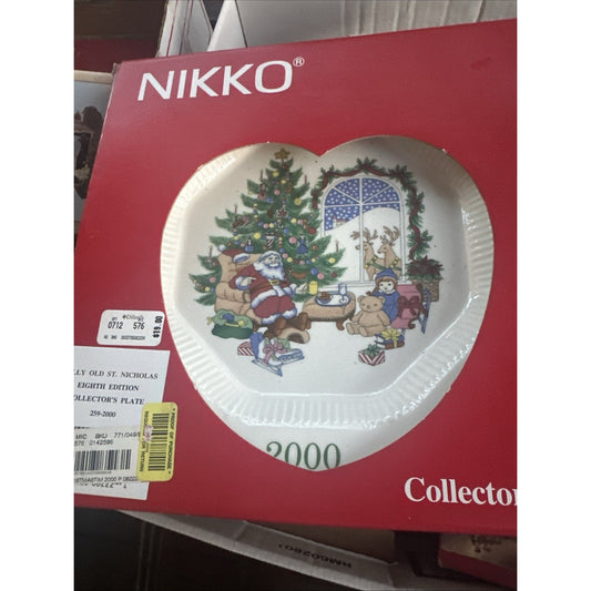 Nikko HAPPY HOLIDAYS Collector's Plate 2000 Christmas Scene 10 5/8” EUC